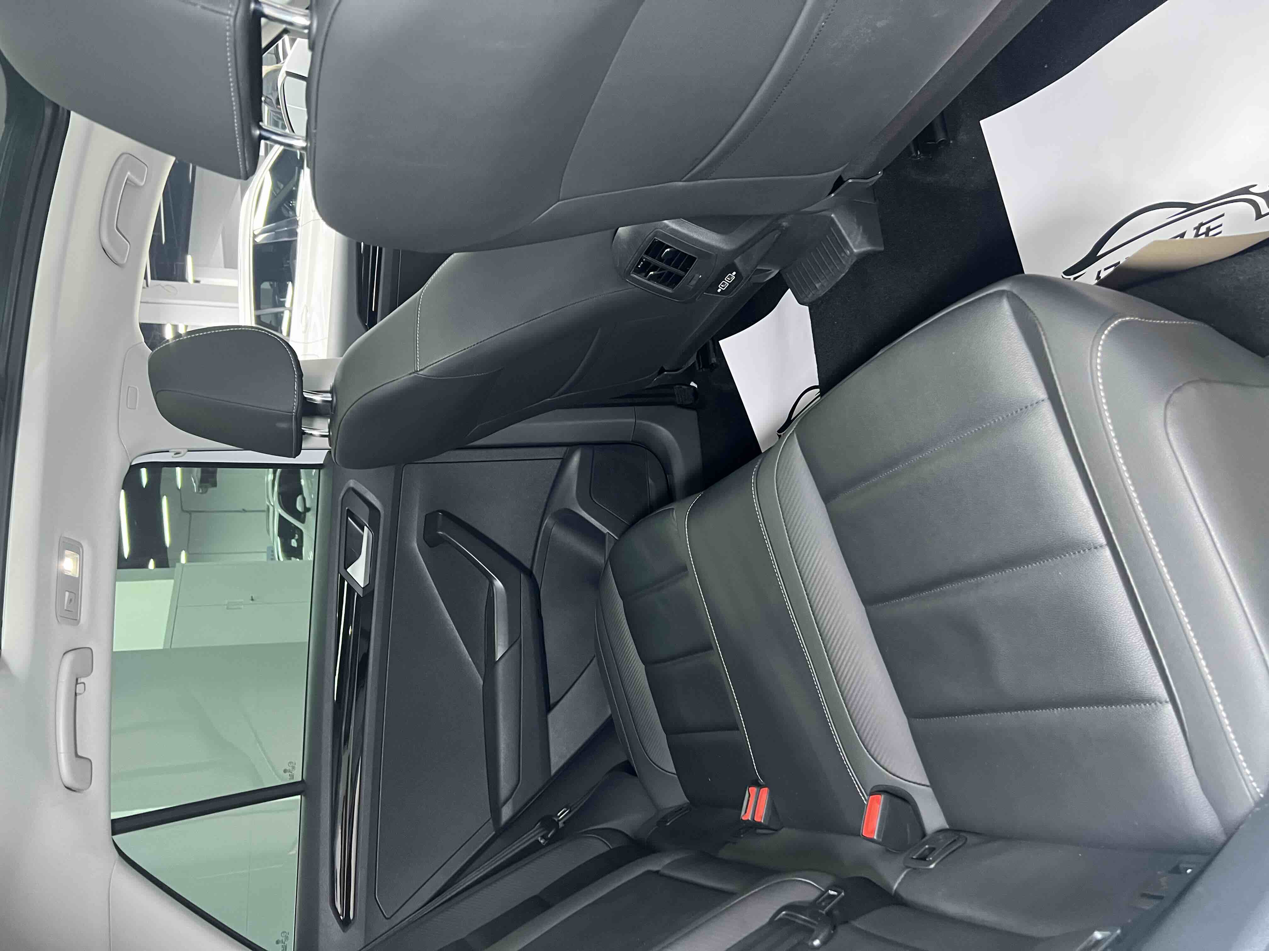 Volkswagen T-Roc 2021 car image #16