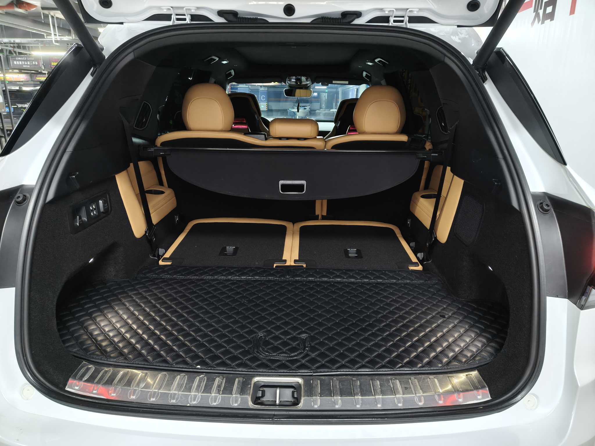 Lynk & Co 09 2023 car image #16