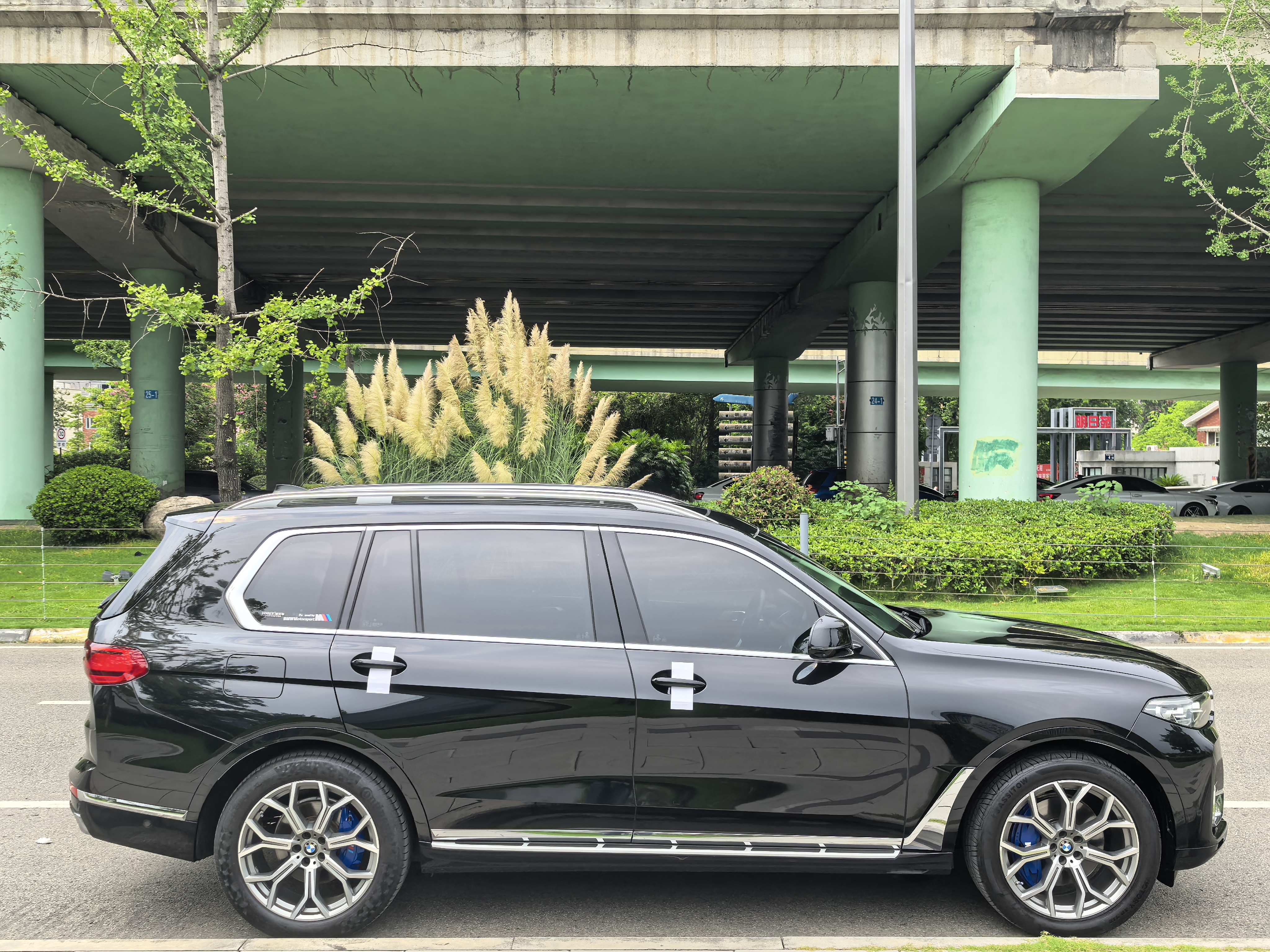 BMW X7 M60i 2021 #16 BMW X7 M60i 2021 immagine di auto #16