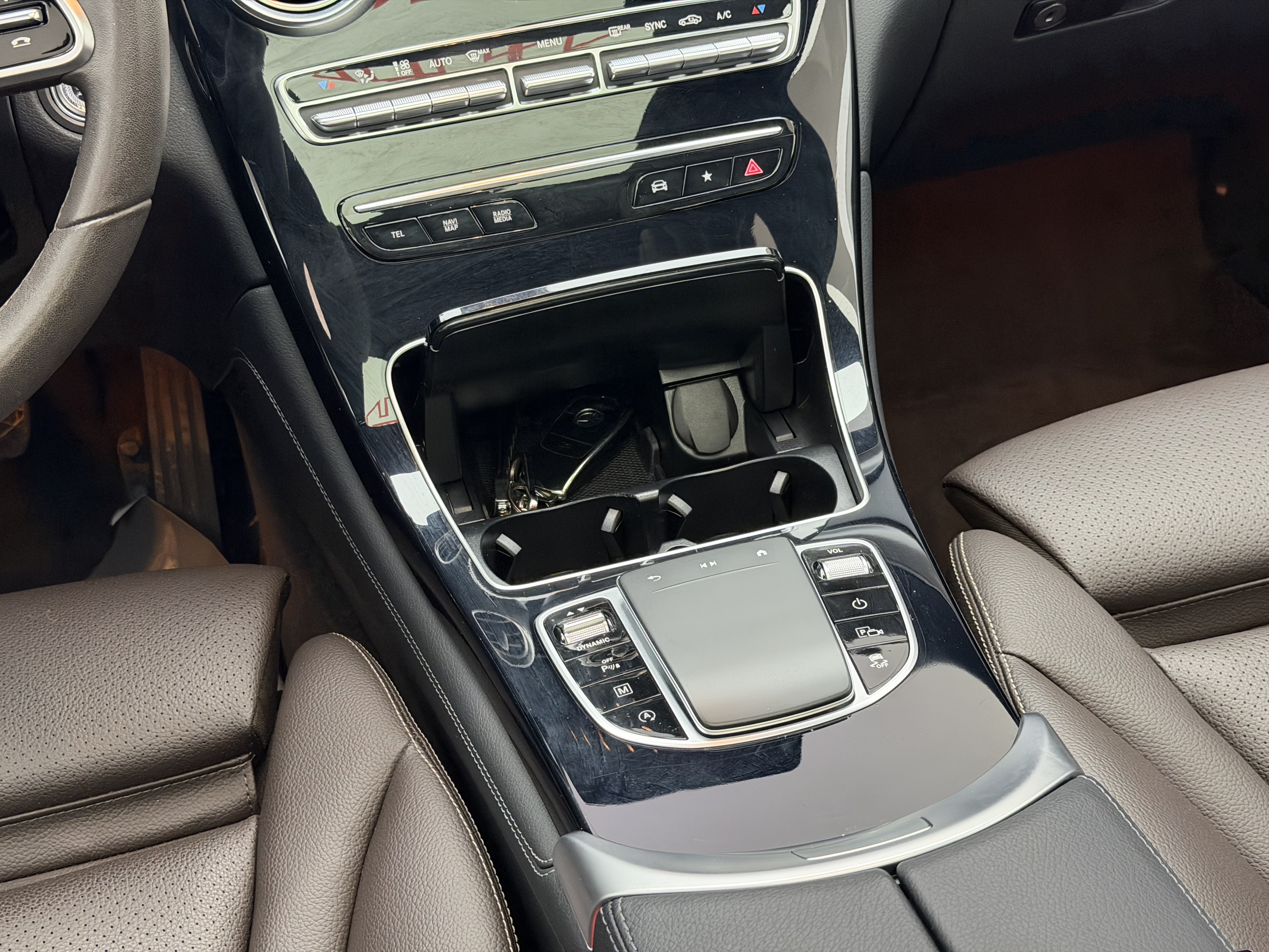 Mercedes-Benz GLC Class 2022 صورة سيارة #16