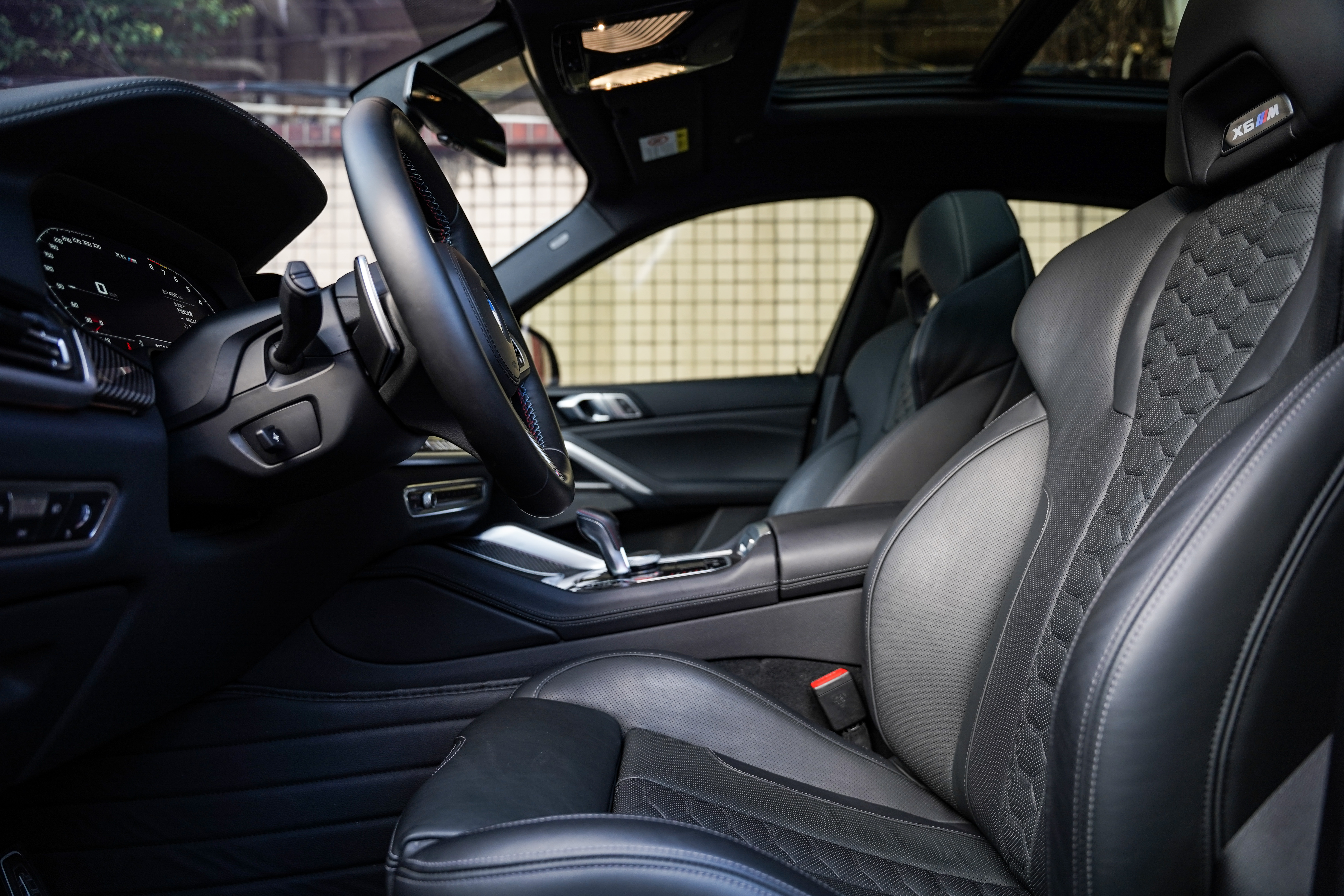 BMW X6 M 2022 #16 BMW X6 M 2022 car image #16