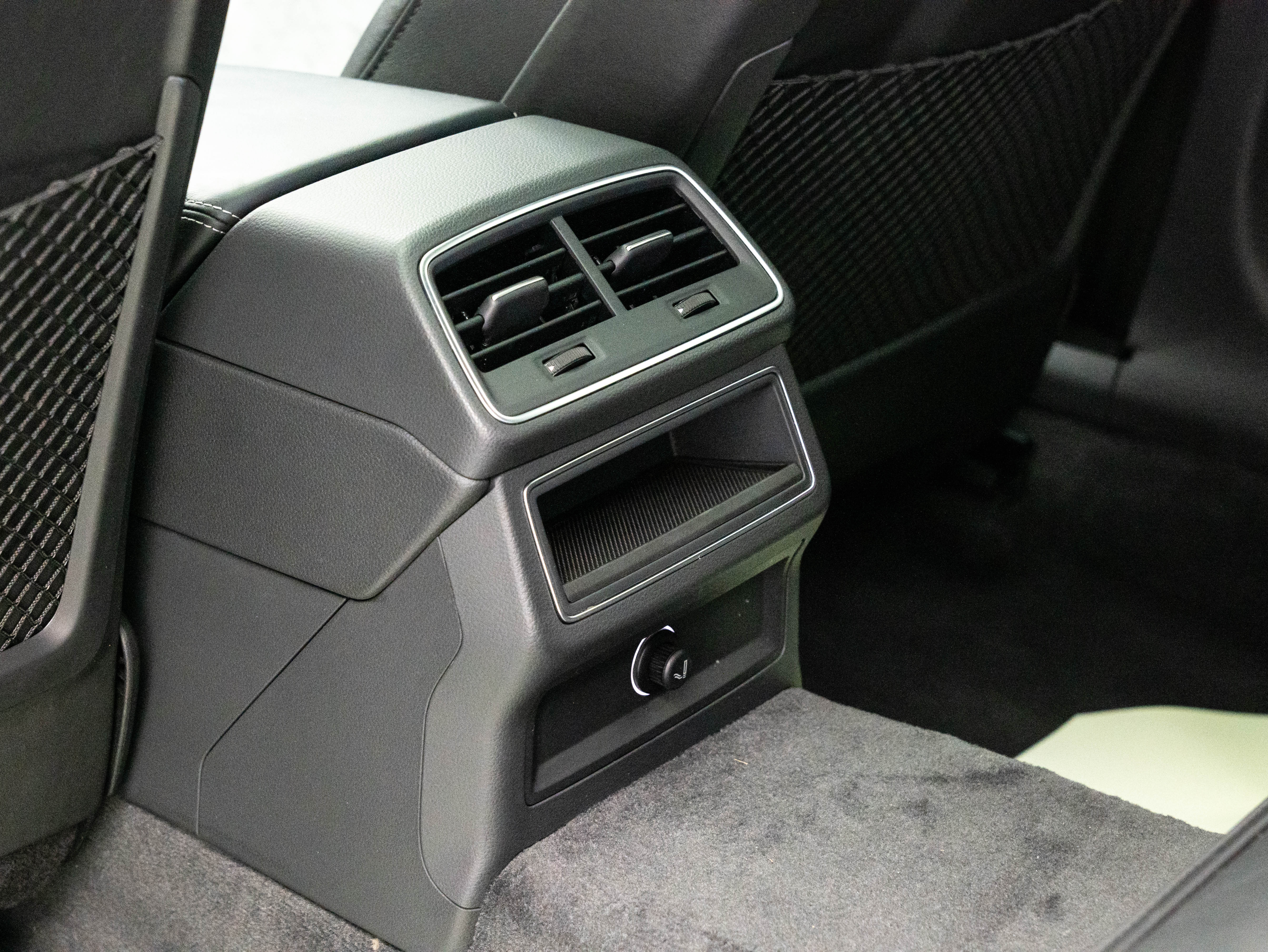 Audi A6L 2022 car image #16