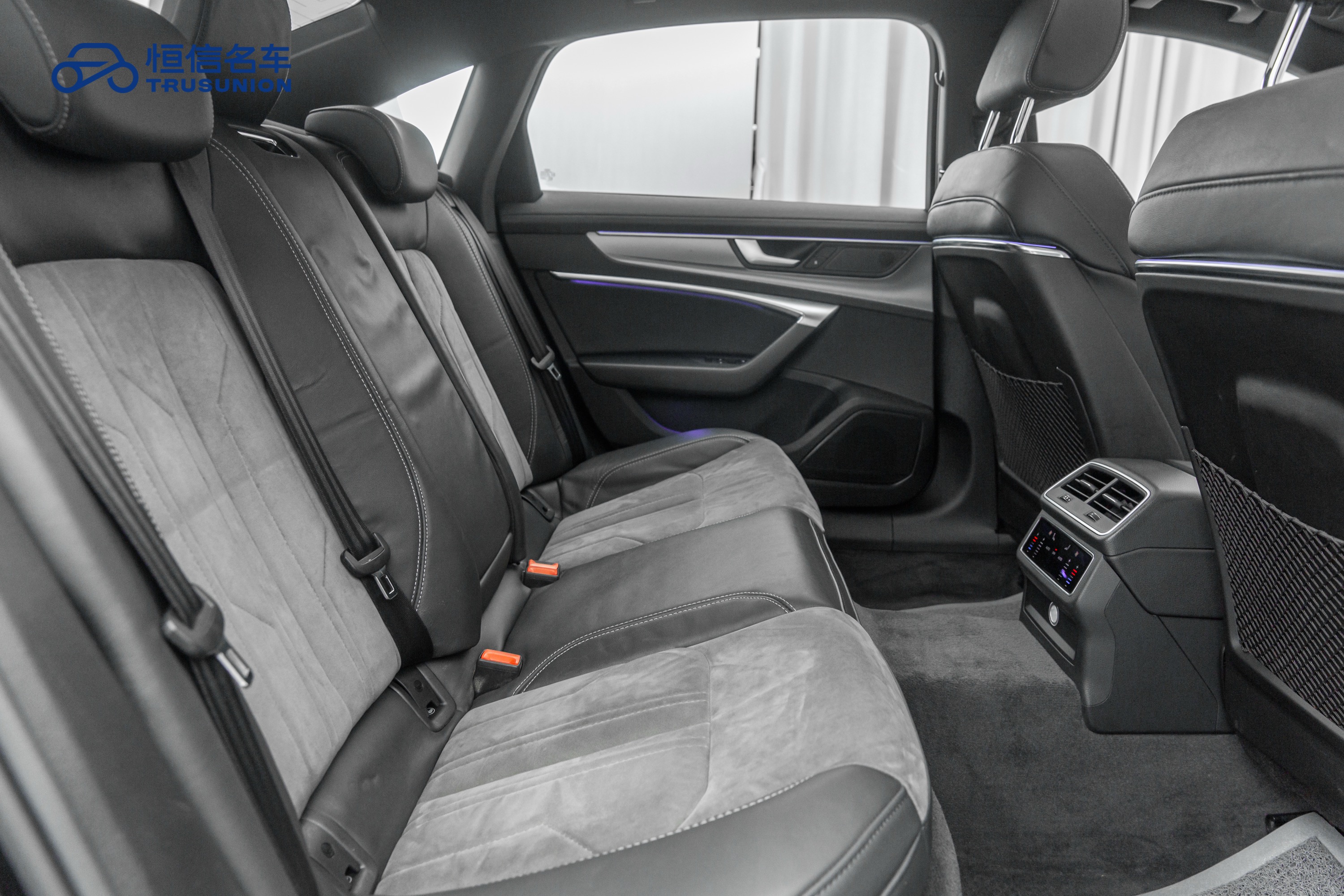 Audi A6L 2022 car image #16