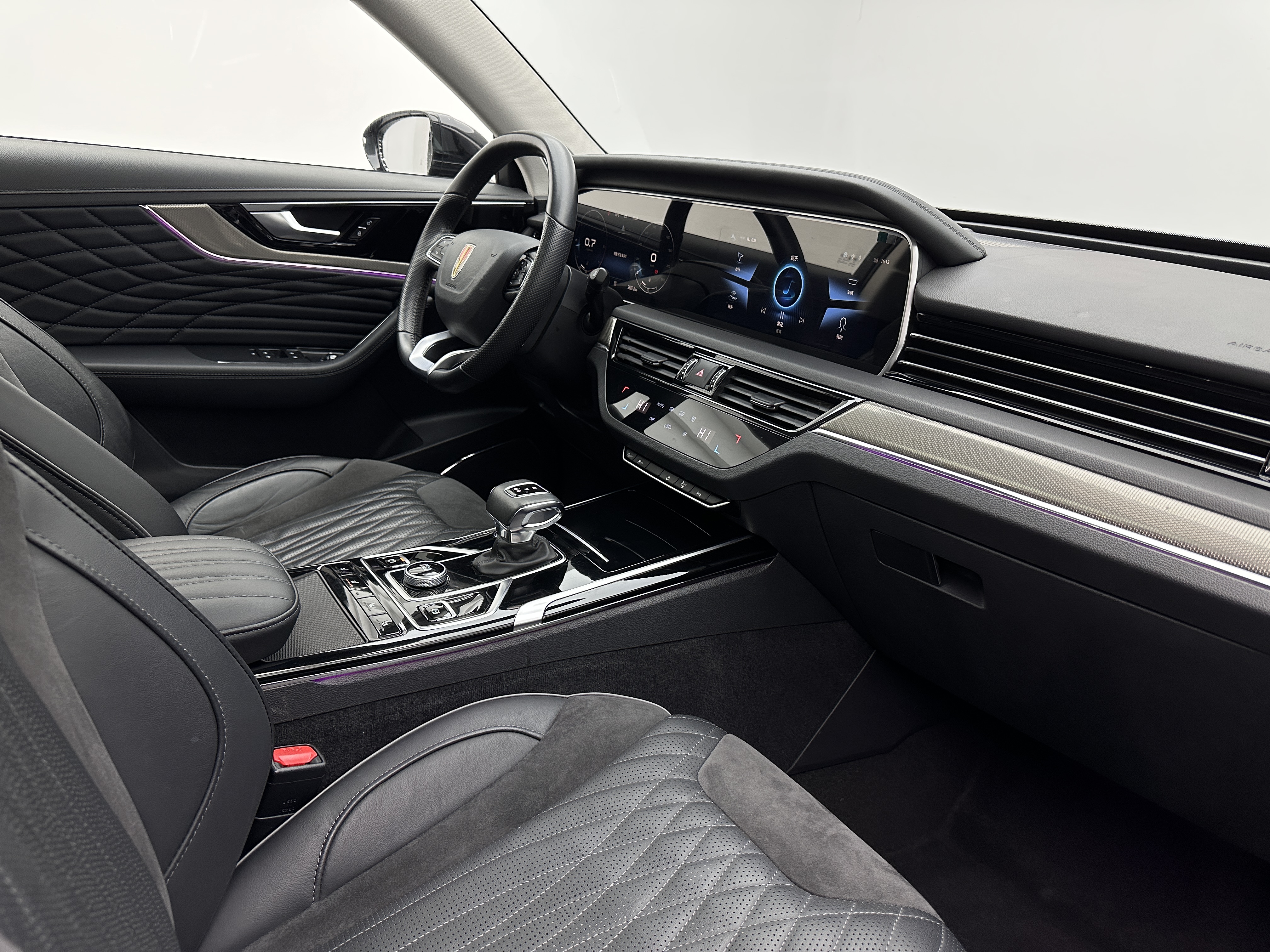 HongQi HS5 2023 car image #16