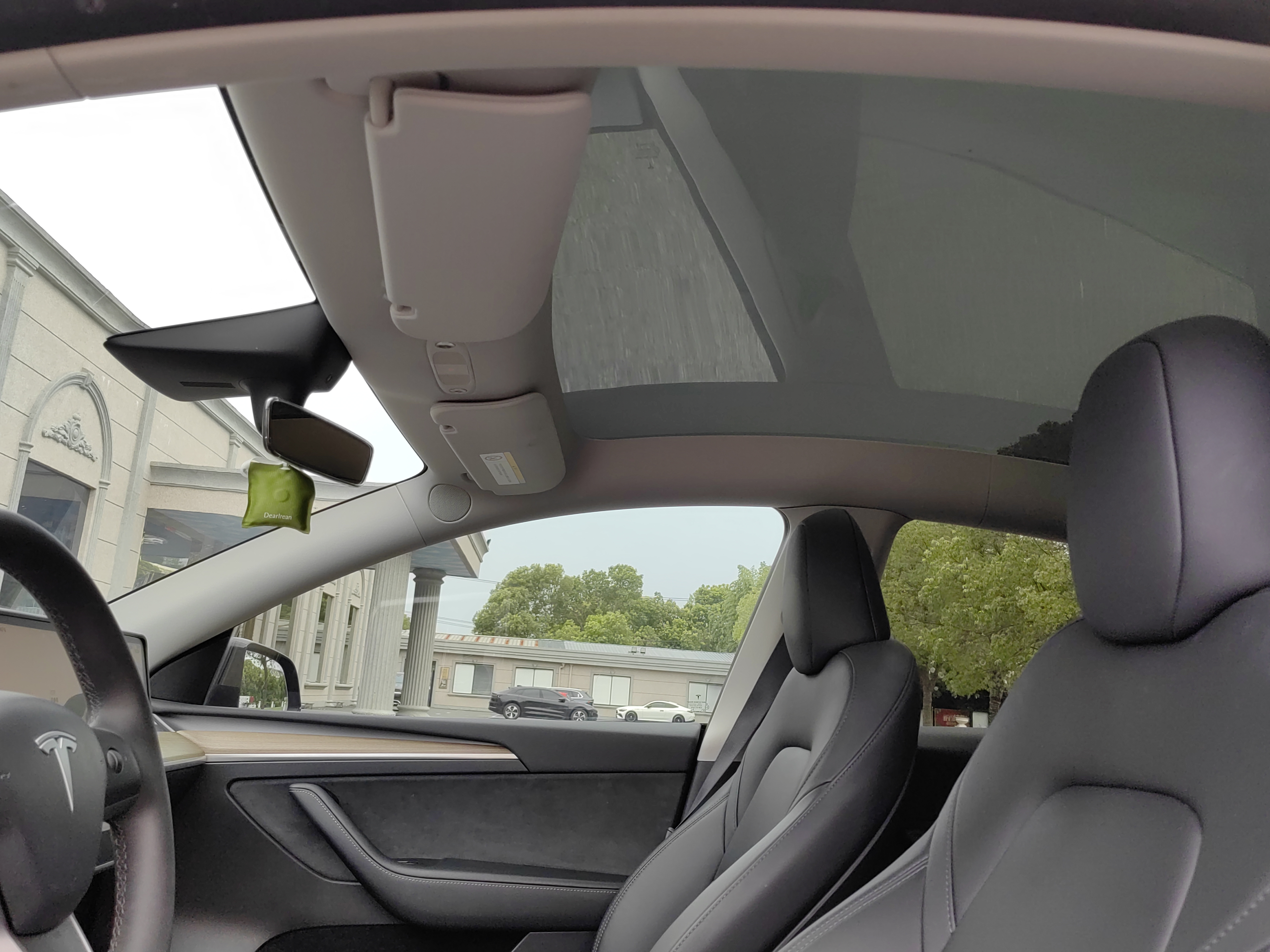 Tesla Model Y 2022 #16 Tesla Model Y 2022 car image #16