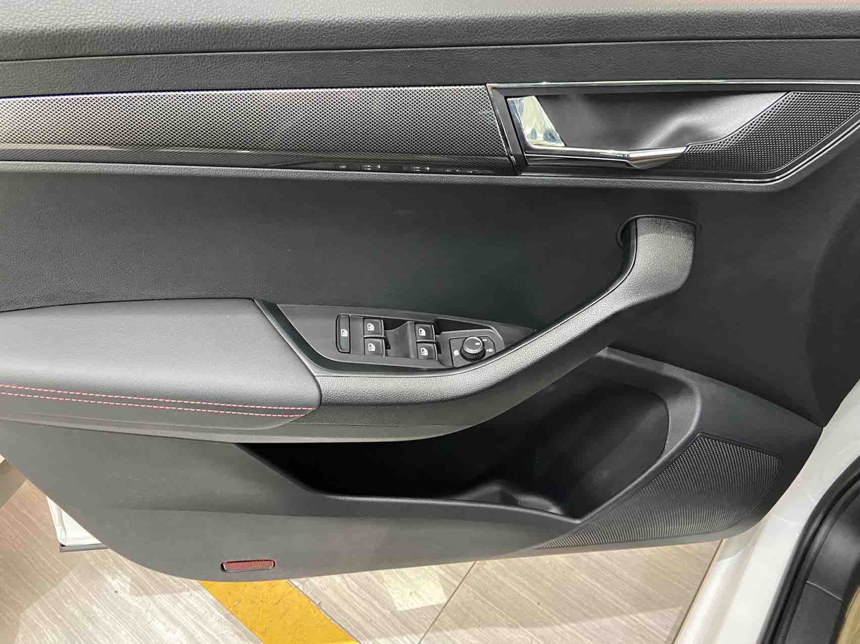 Skoda Karoq 2022 car image #16