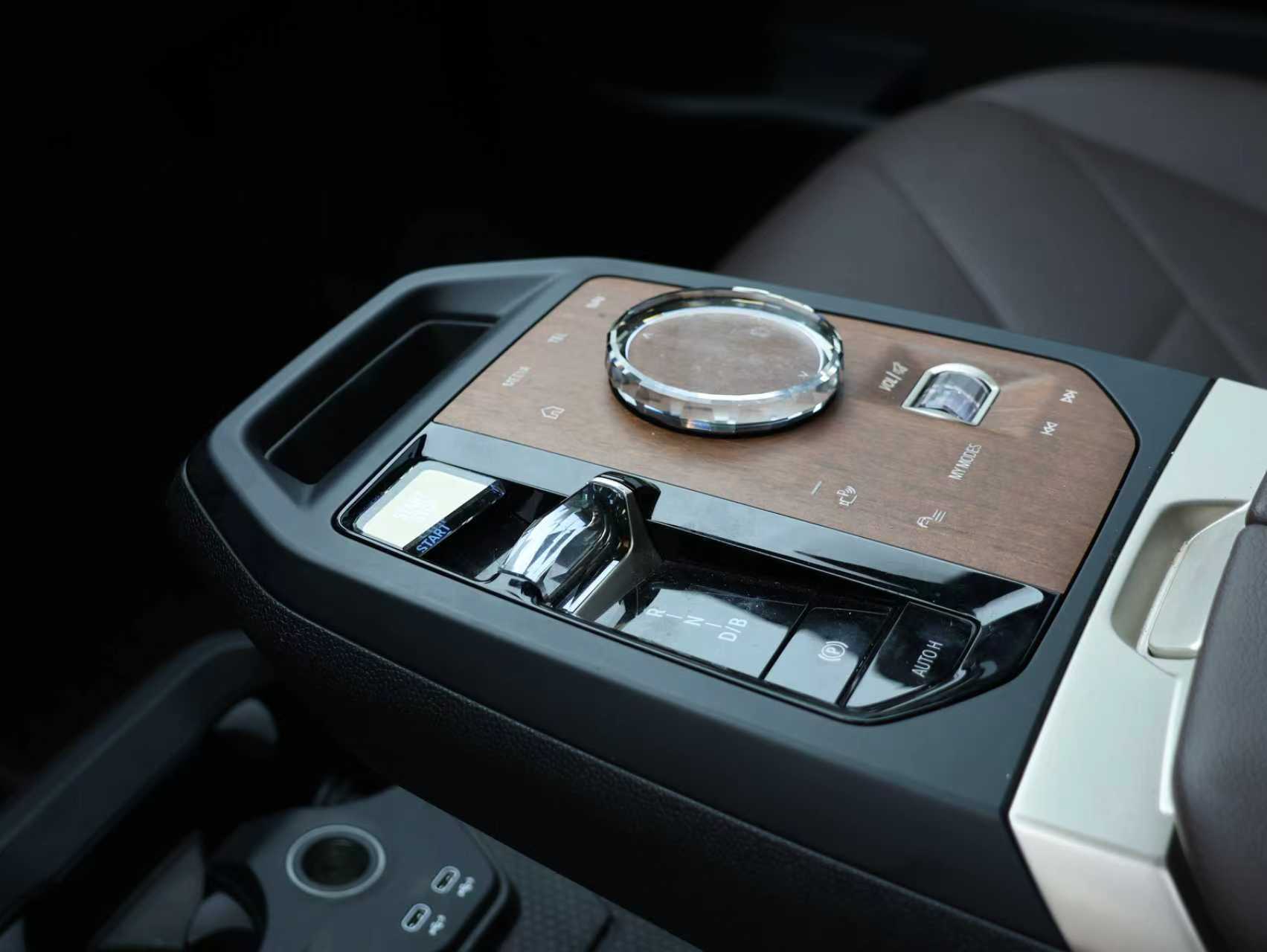 BMW iX 2023 #16 BMW iX 2023 car image #16