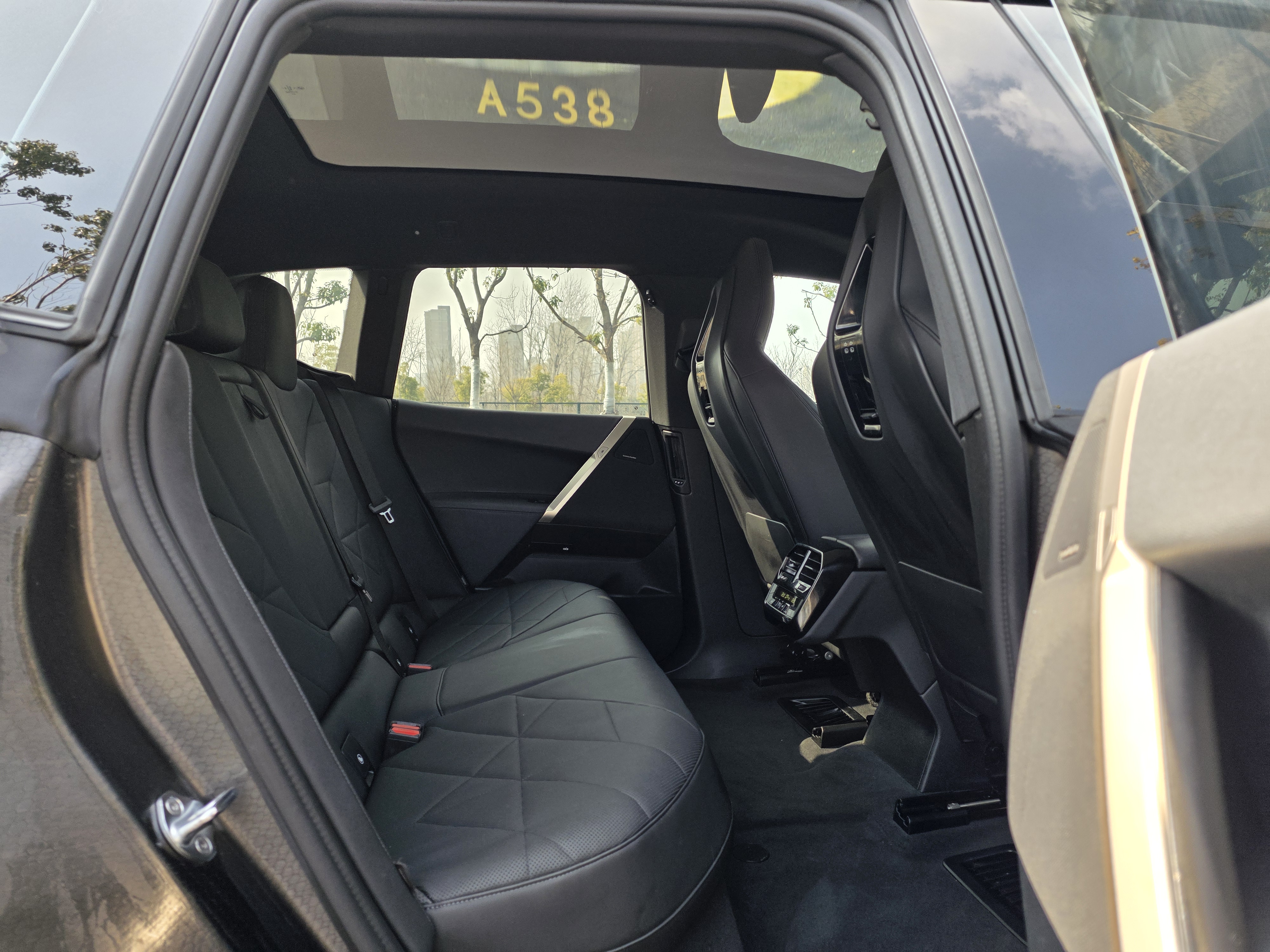 BMW iX 2022 #16 BMW iX 2022 car image #16