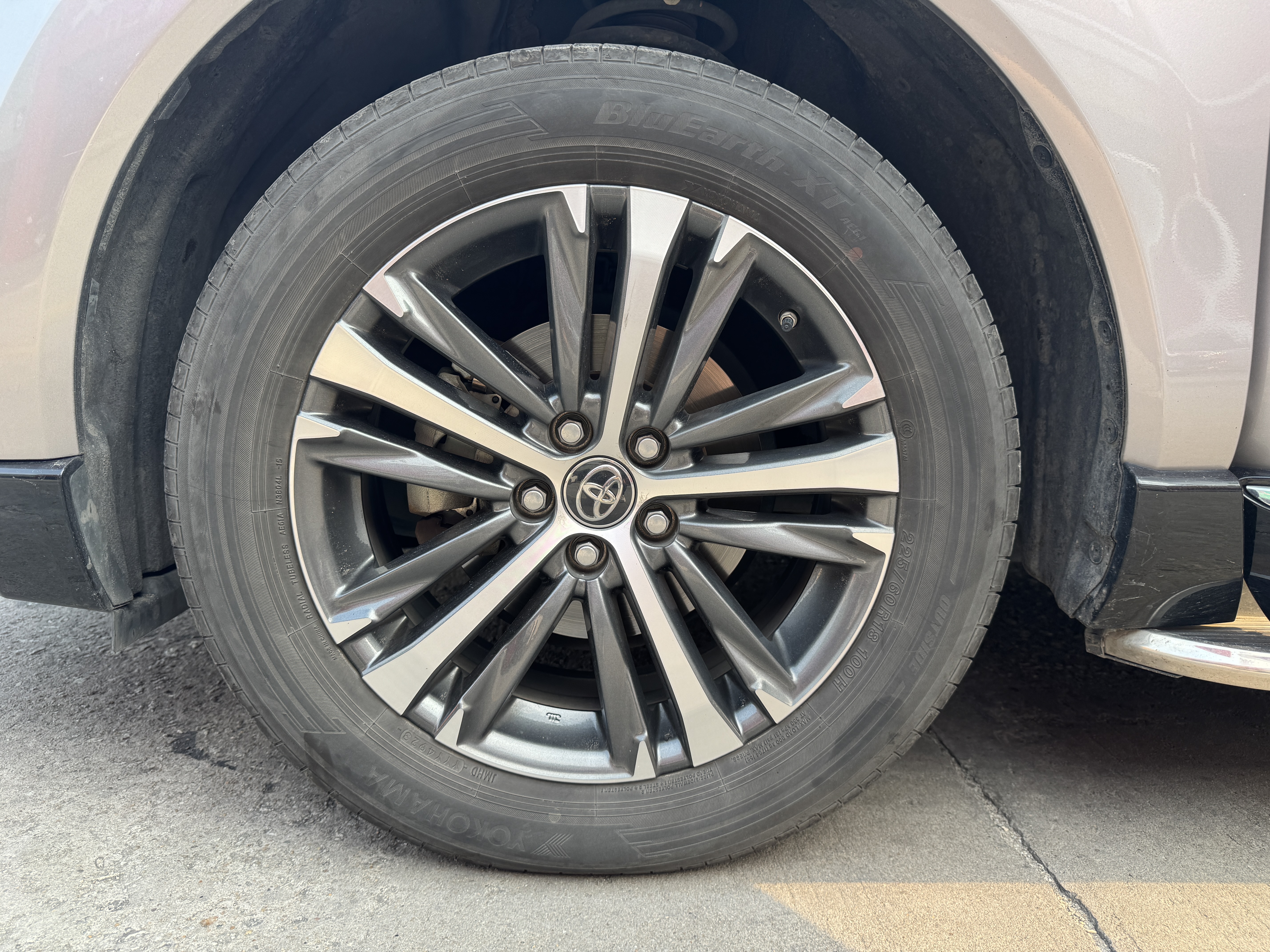 Toyota Venza 2024 car image #16