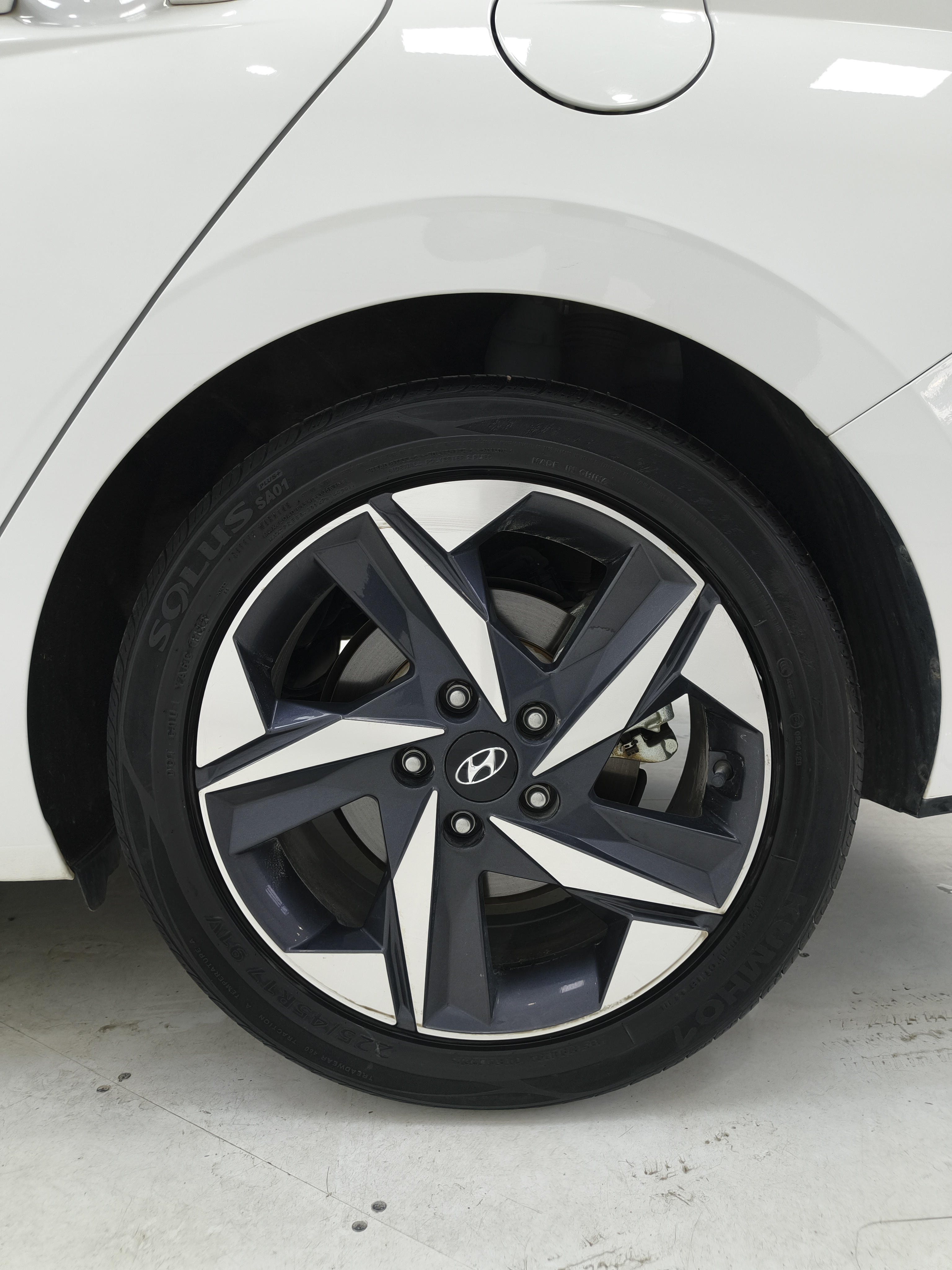 Hyundai Elantra 2022 car image #16
