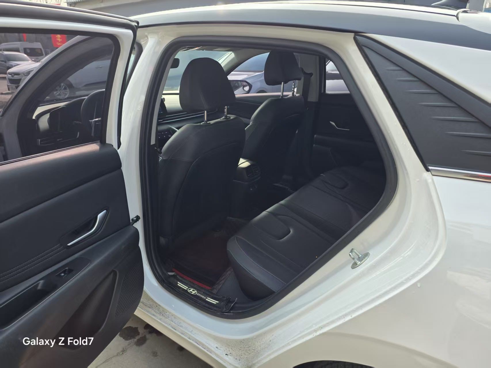 Hyundai Elantra 2023 imagen de coche #16