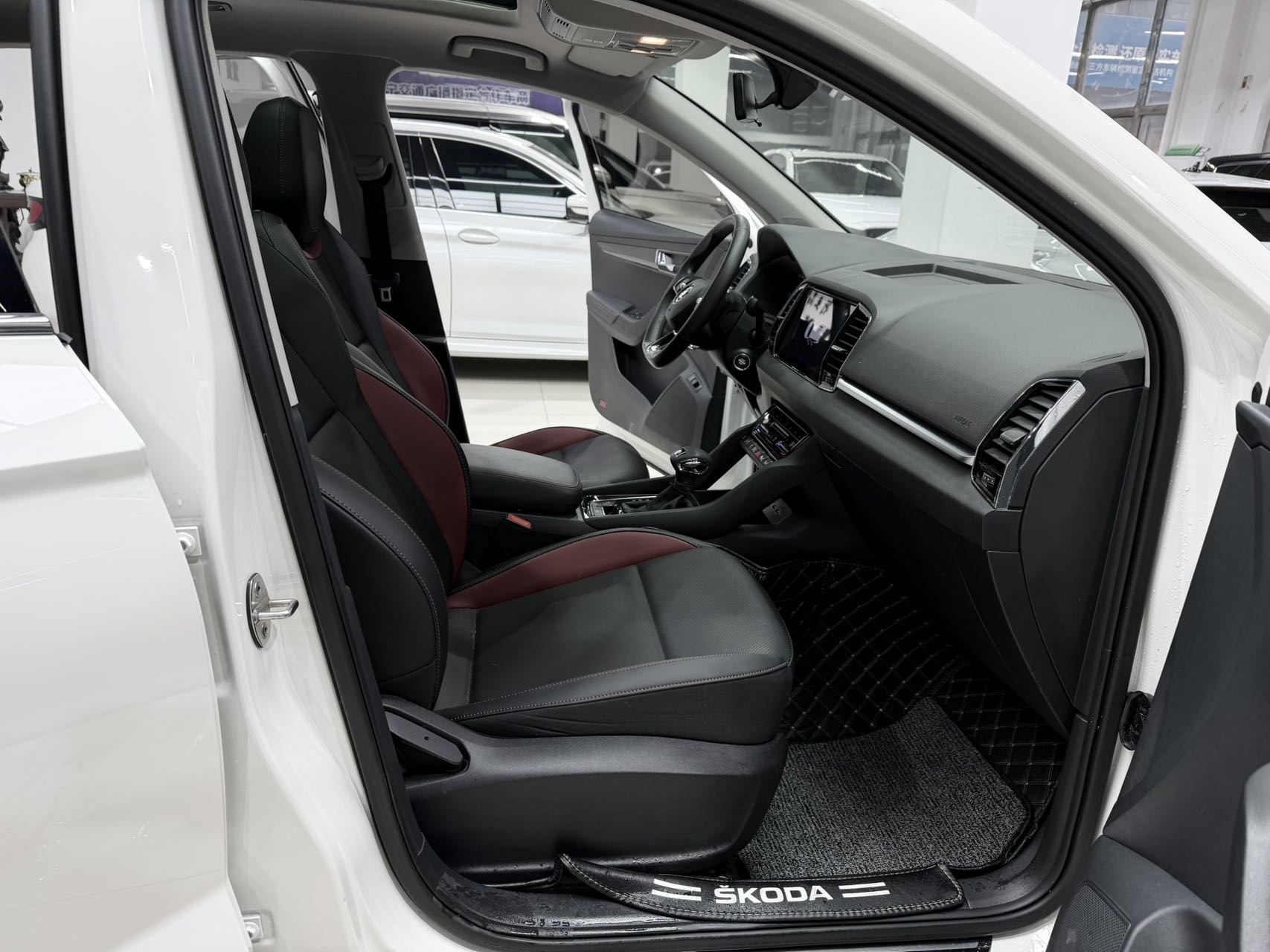 Skoda Karoq 2022 изображение автомобиля #16