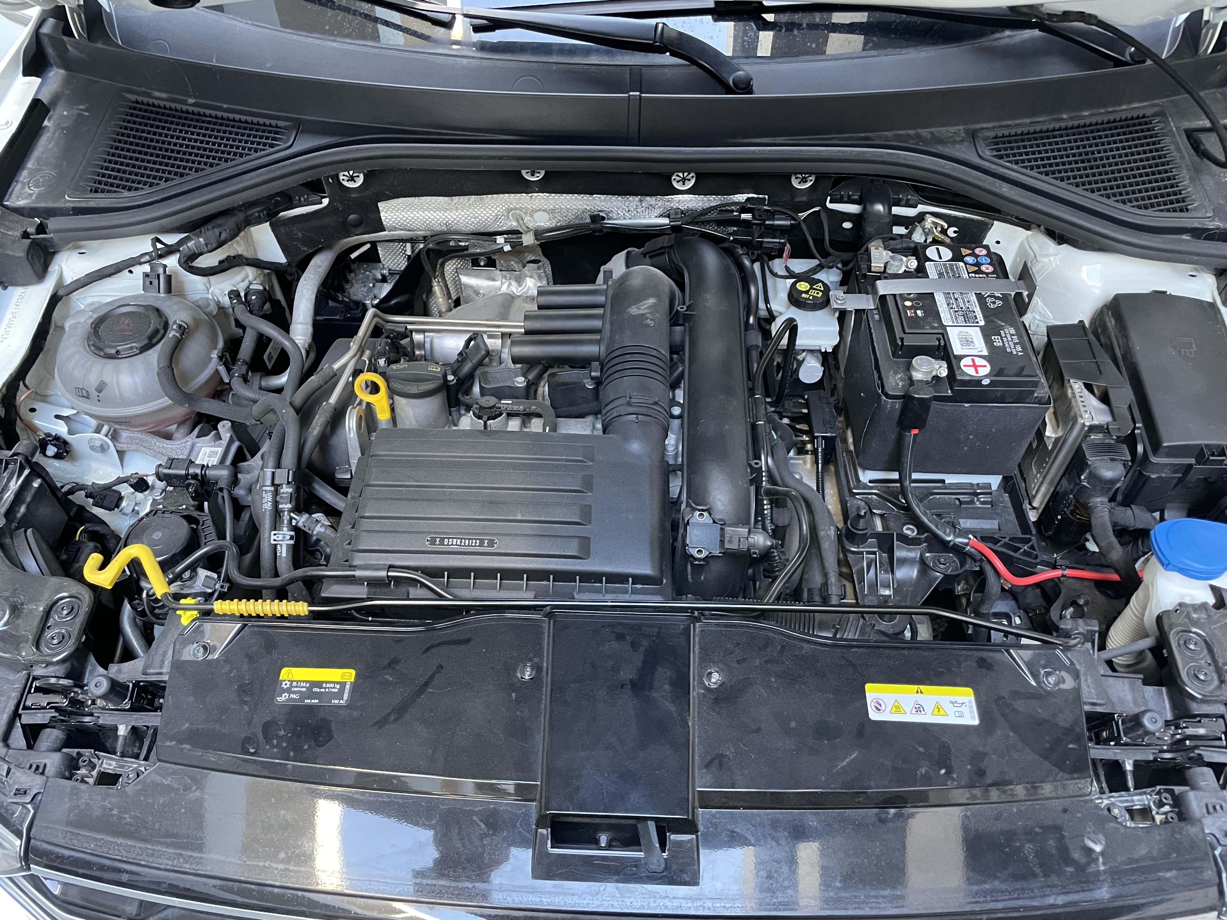 Volkswagen T-Roc 2022 car image #16