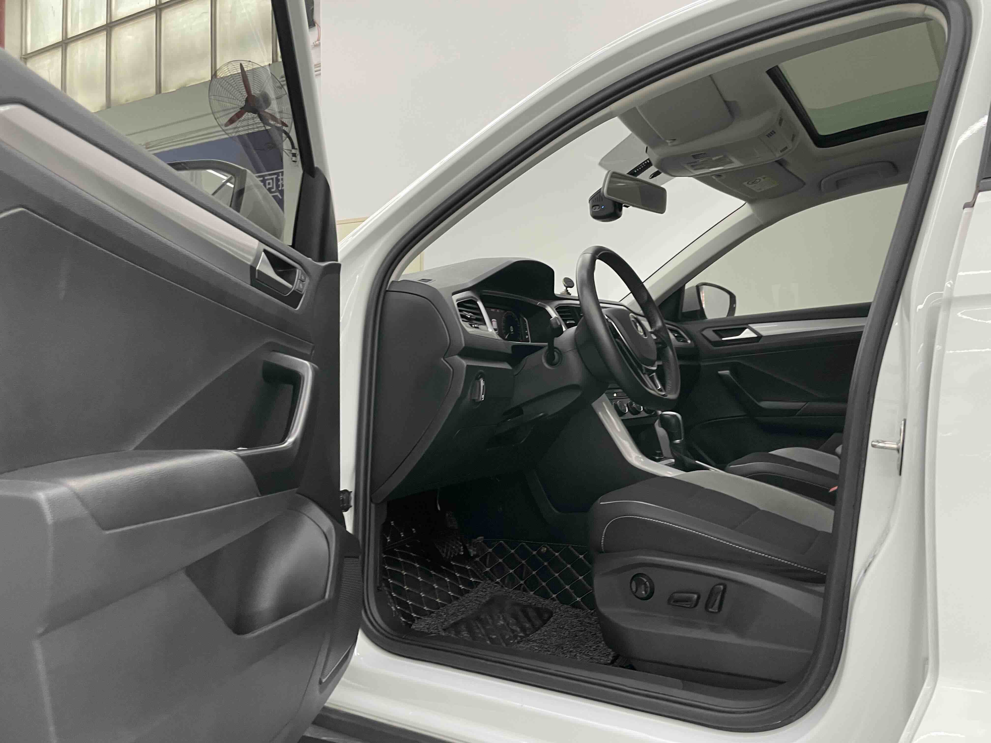 T-Roc 2022 #16 T-Roc 2022 car image #16