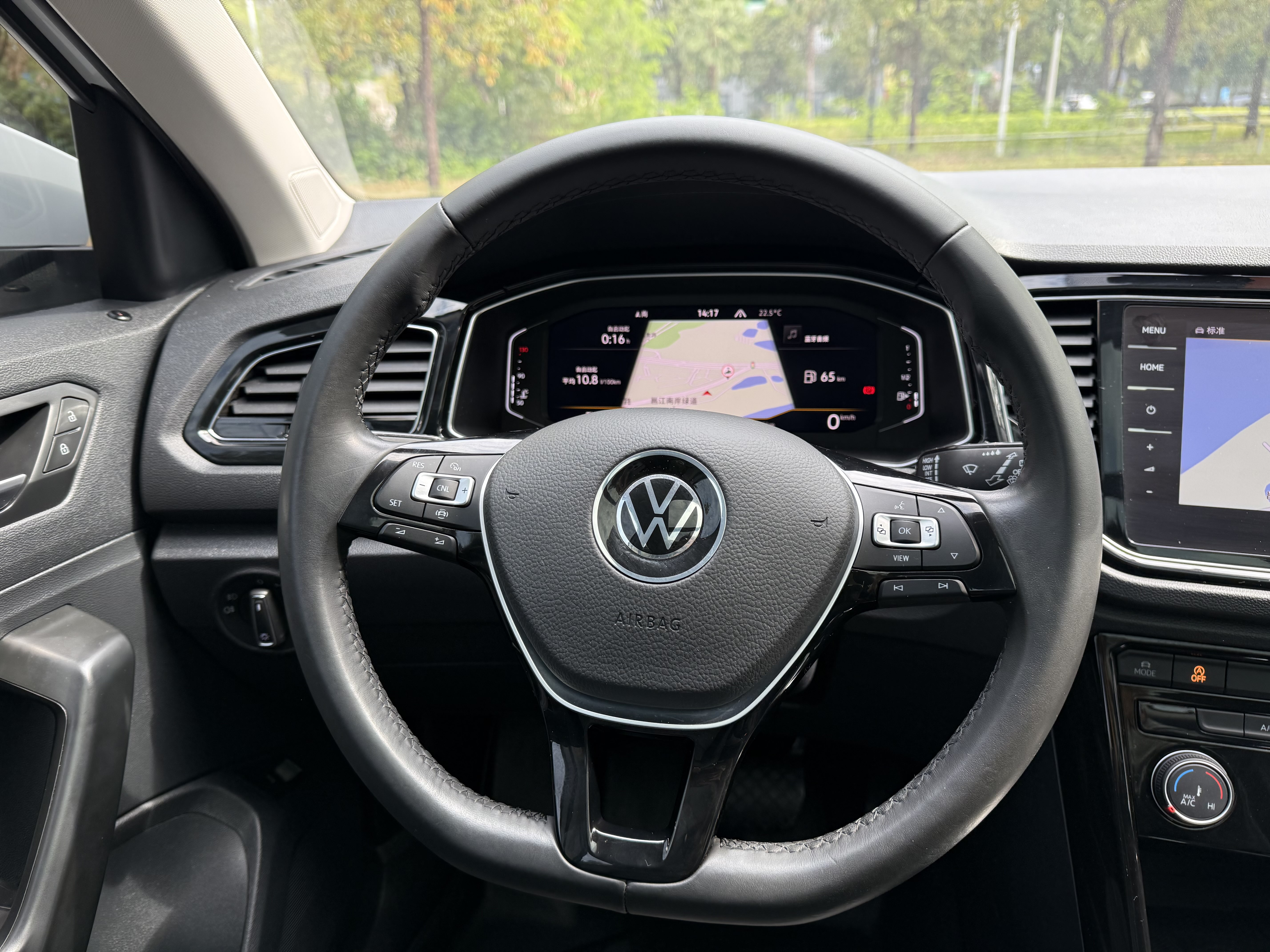 Volkswagen T-Roc 2022 #16 Volkswagen T-Roc 2022 car image #16