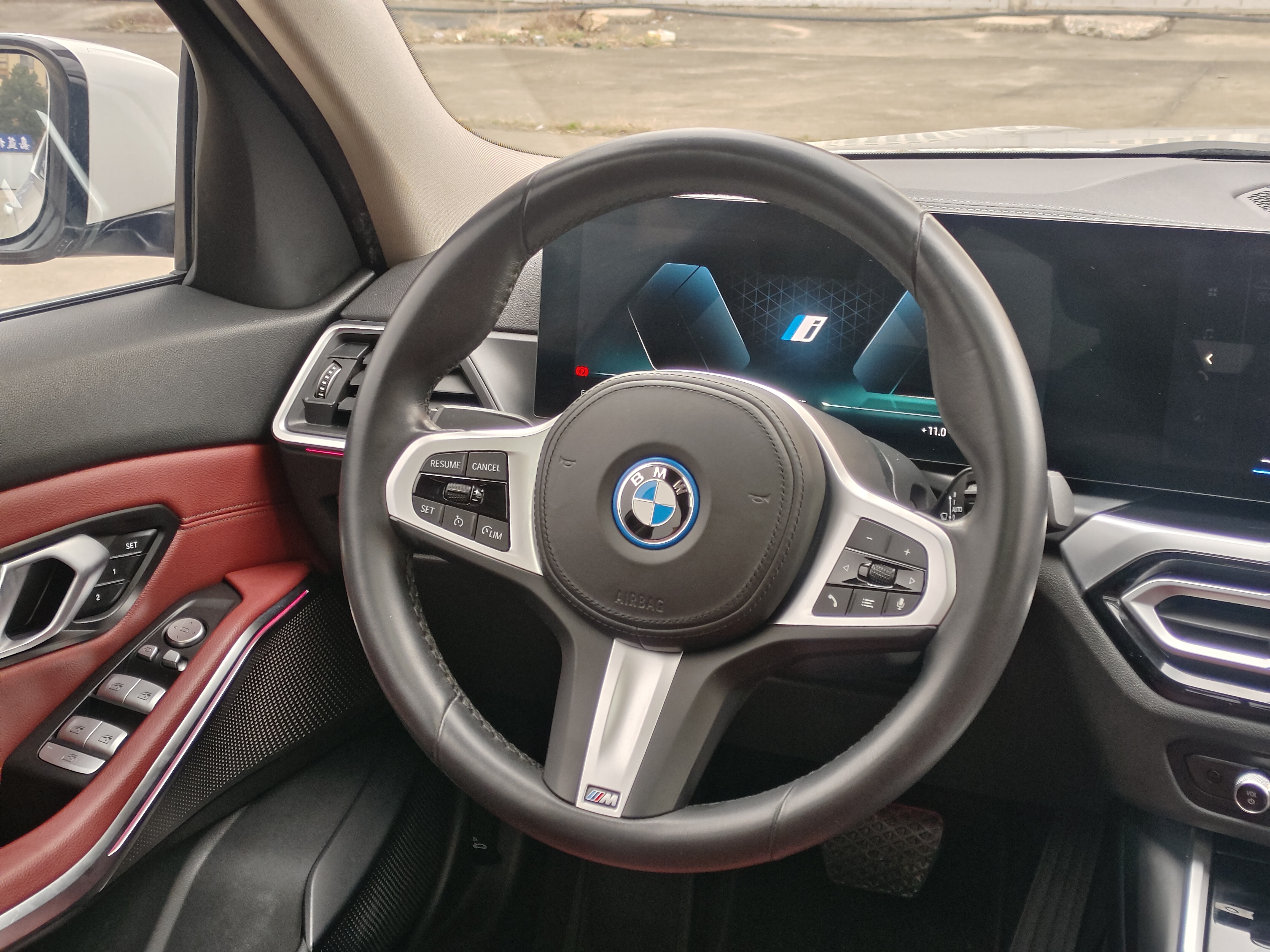 BMW i3 2023 car image #16