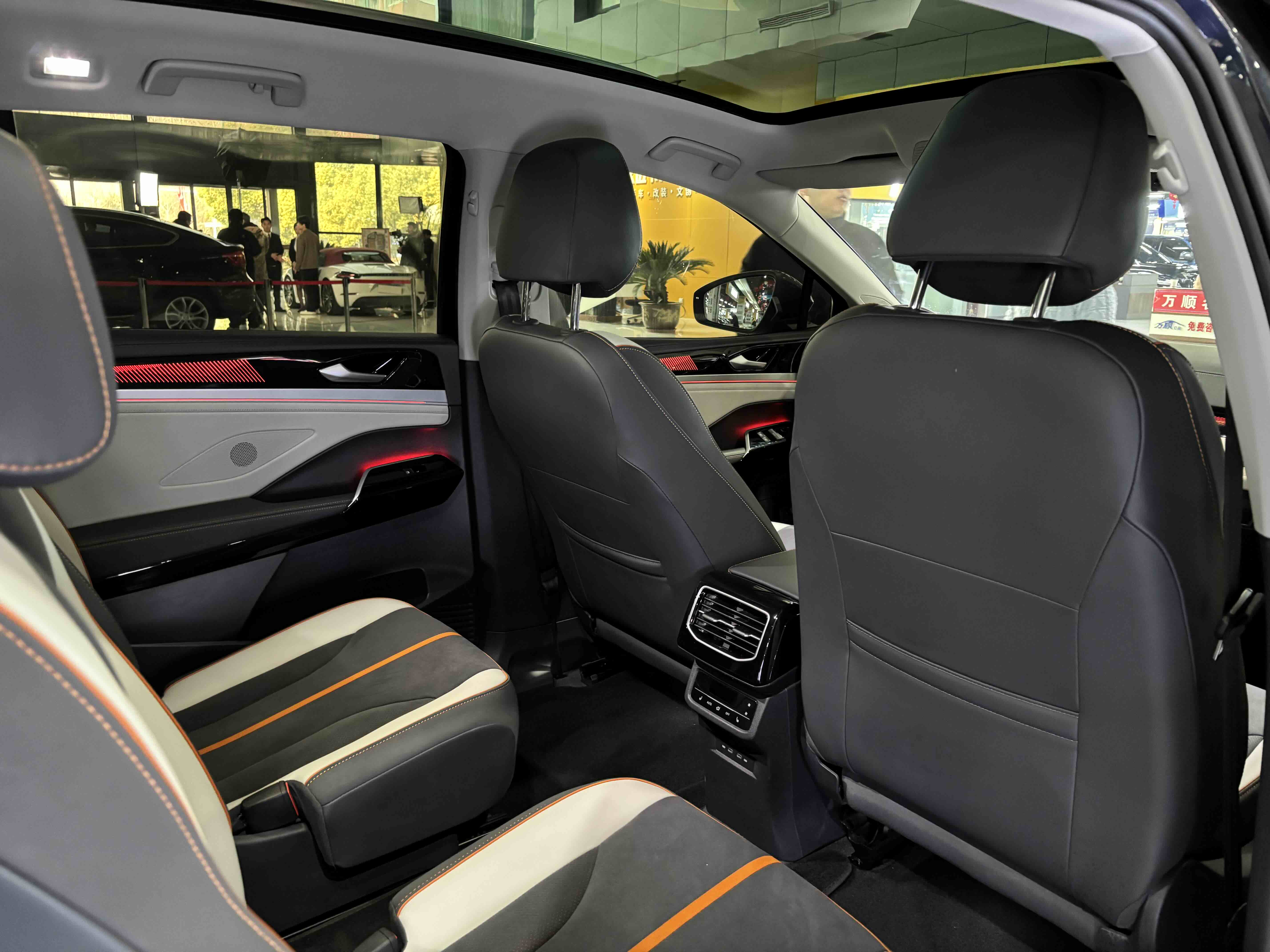 Volkswagen ID.6 Crozz 2022 immagine di auto #16