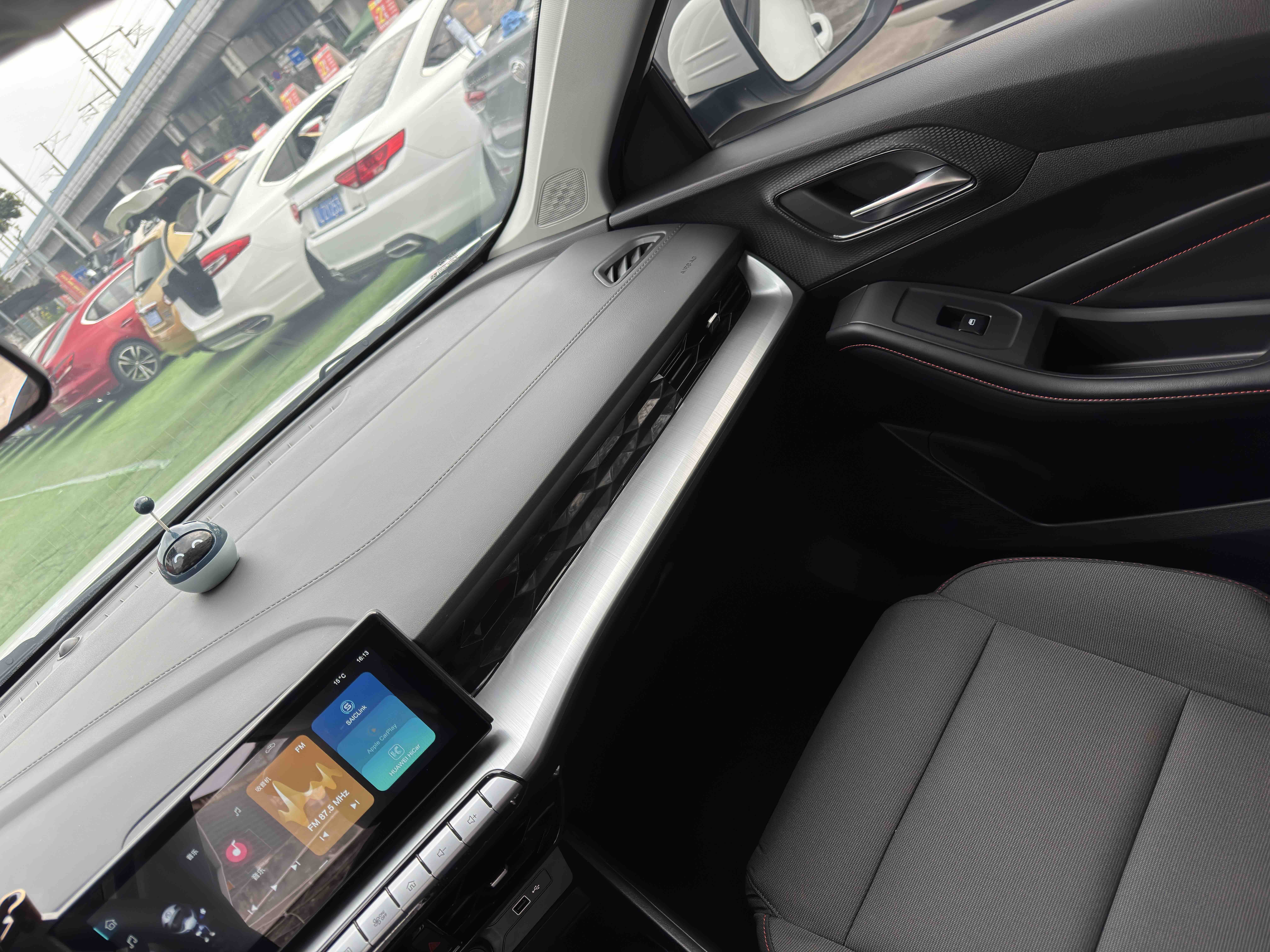 5 2022 car image #16