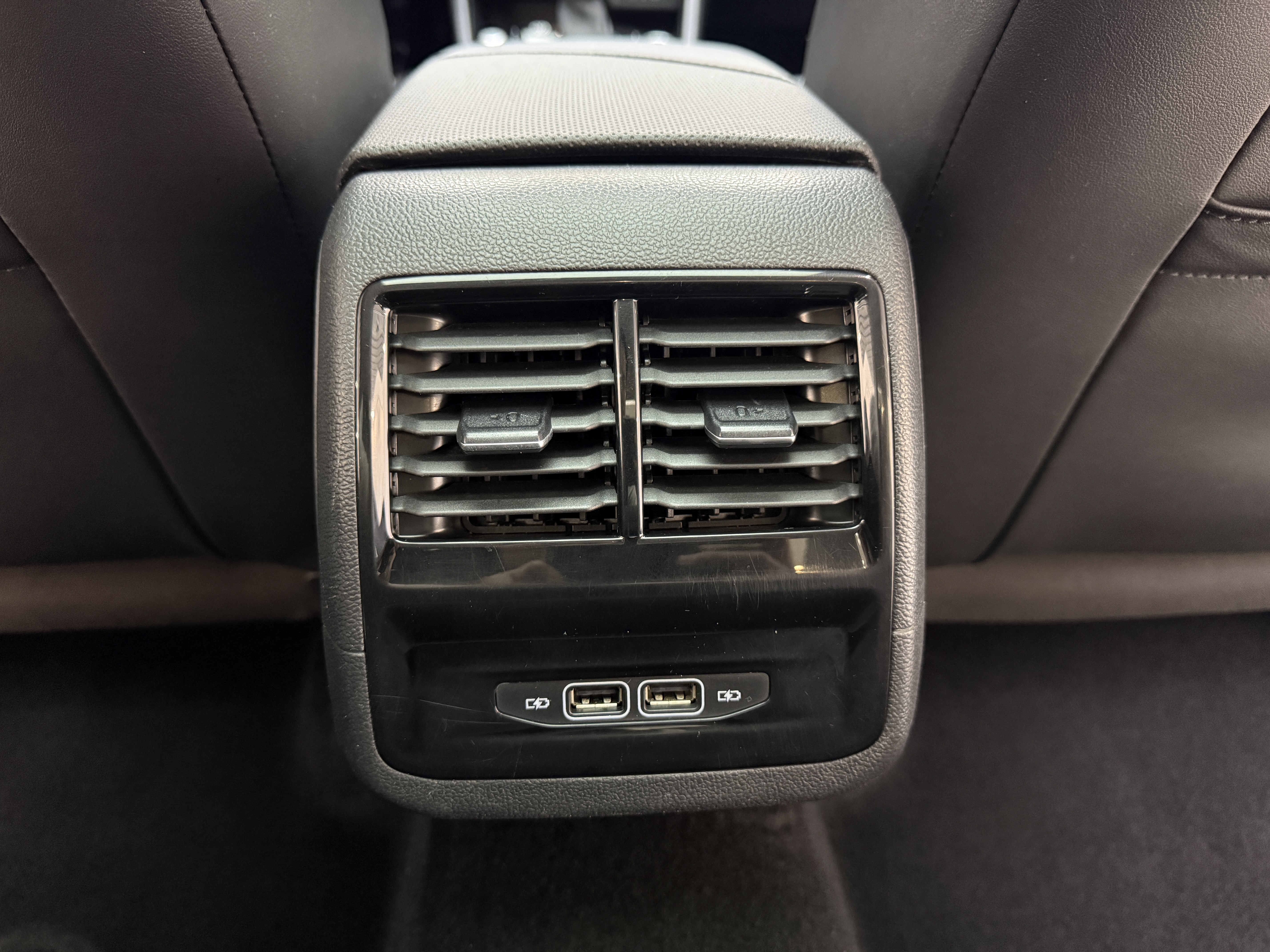 Volkswagen Sagitar 2022 car image #16