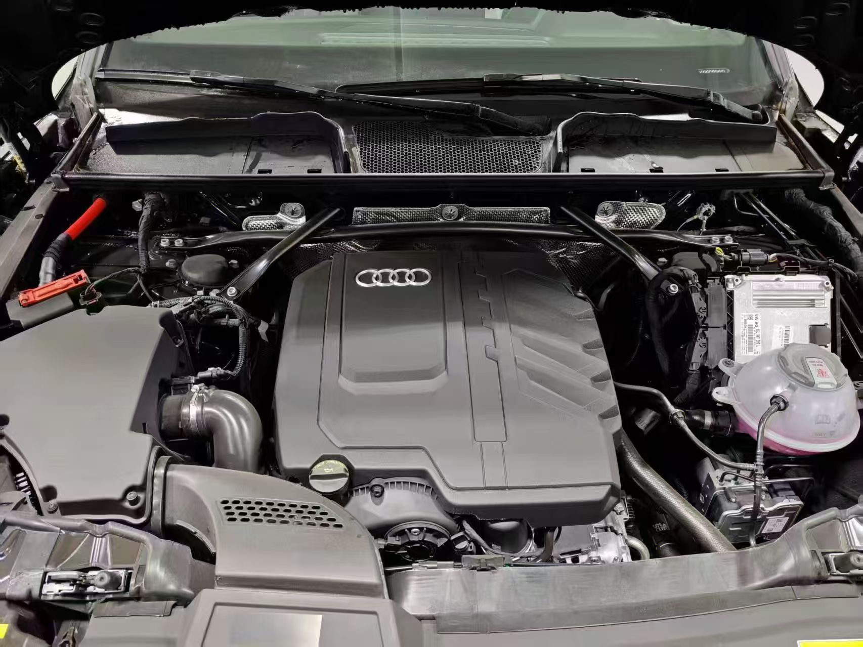 Audi Q5L 2023 car image #16