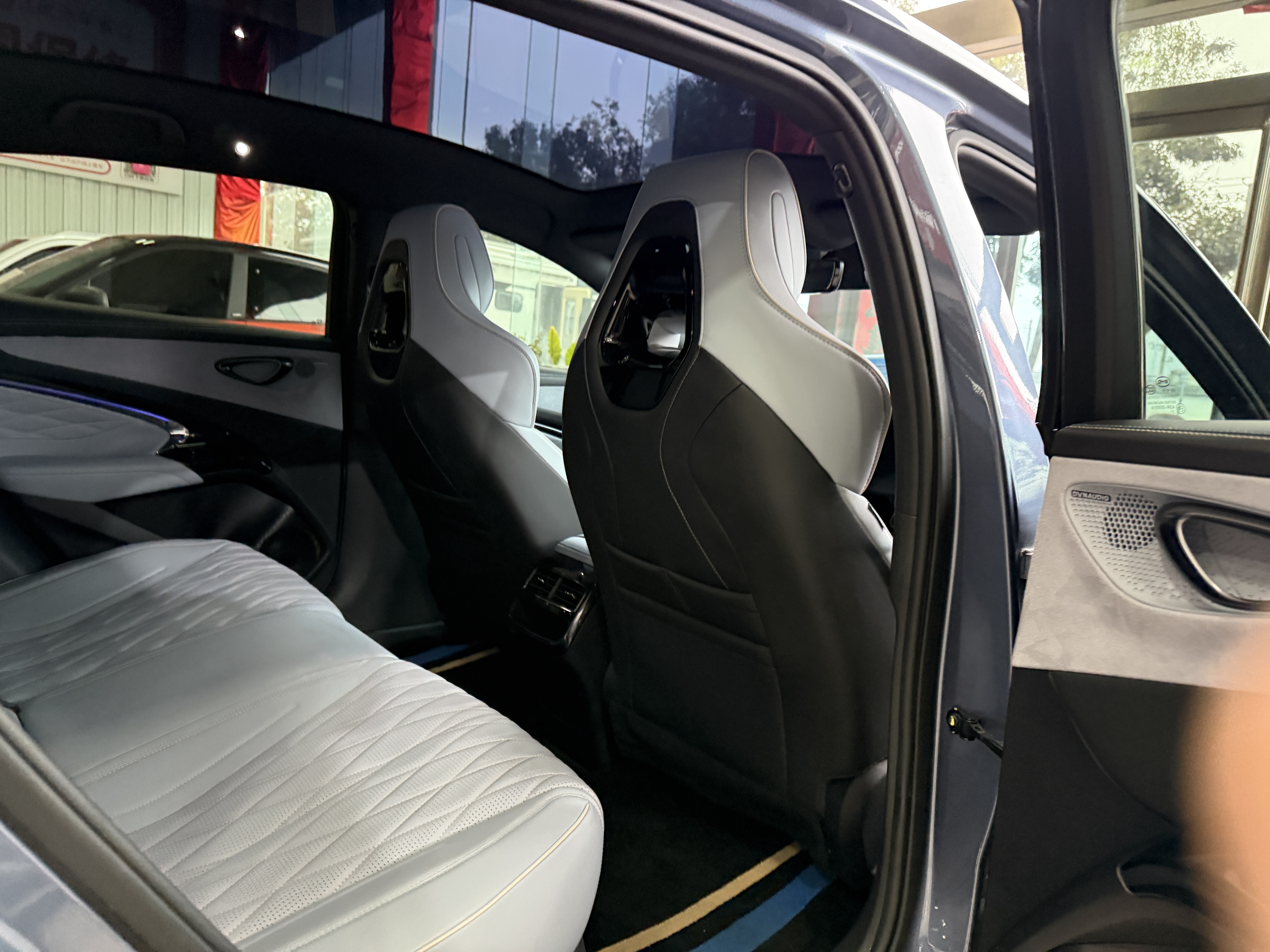 BYD Seal 2023 immagine di auto #16