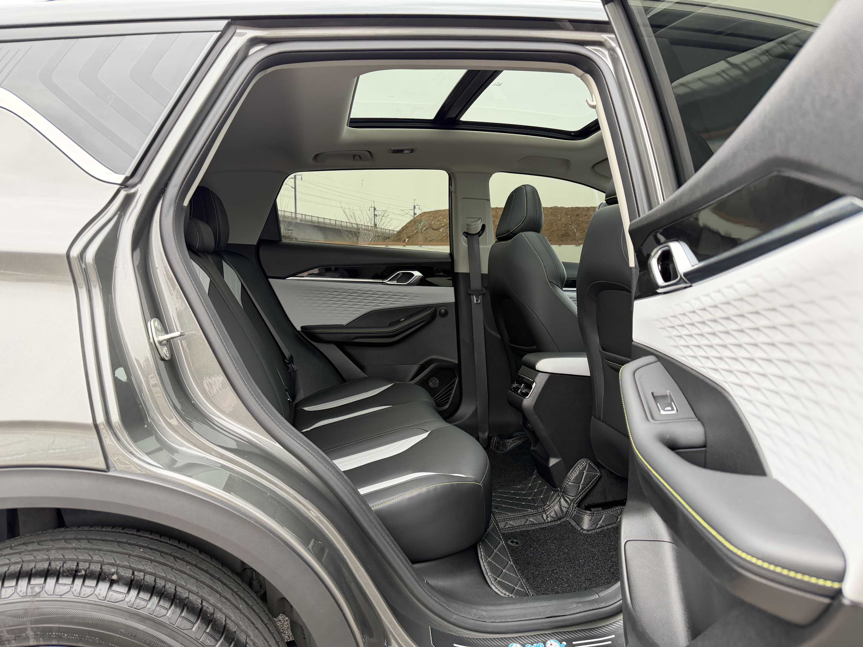 GEELY Coolray 2022 #16 GEELY Coolray 2022 car image #16