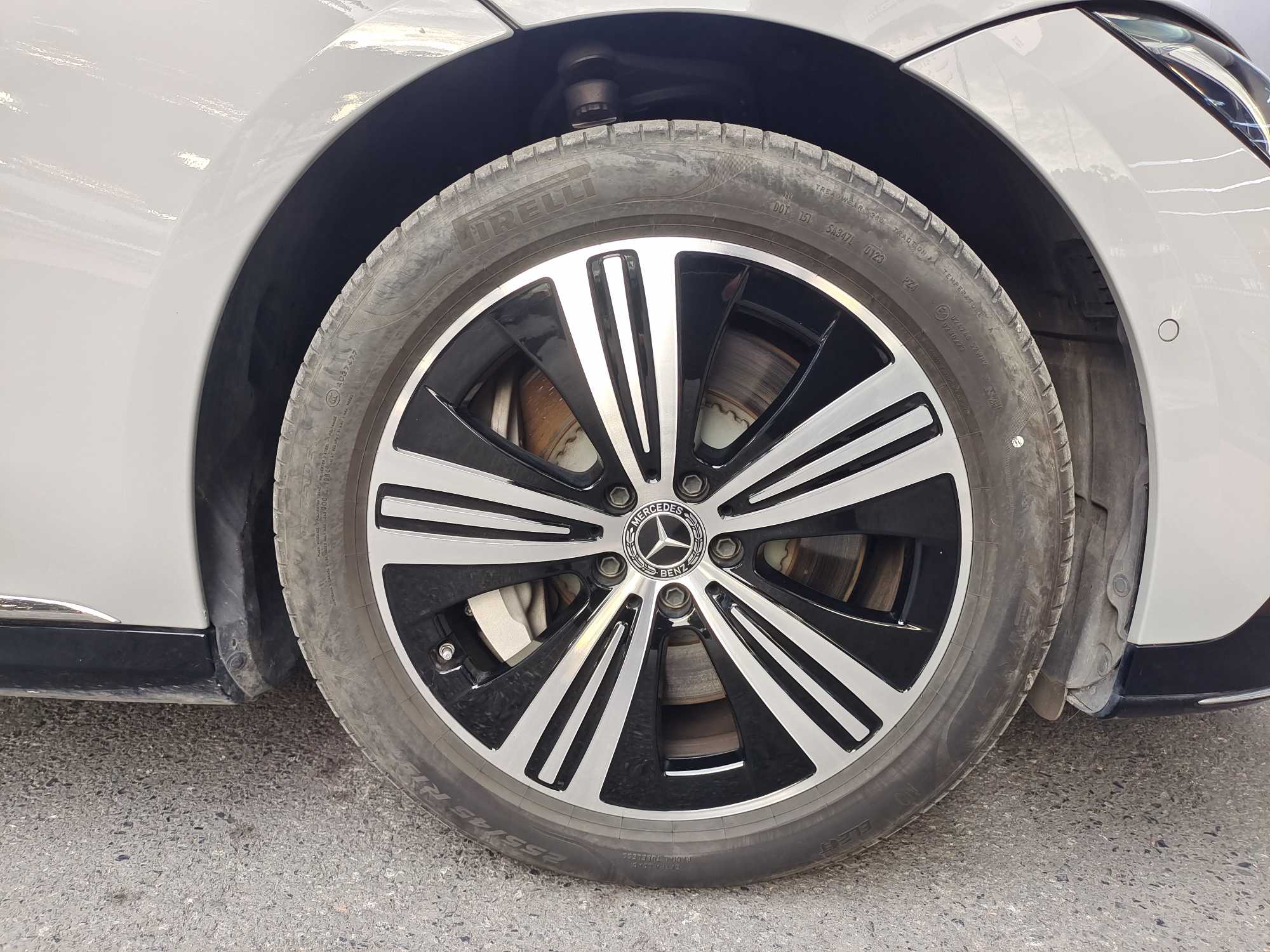 Mercedes-Benz EQE Class 2025 #16 Mercedes-Benz EQE Class 2025 car image #16