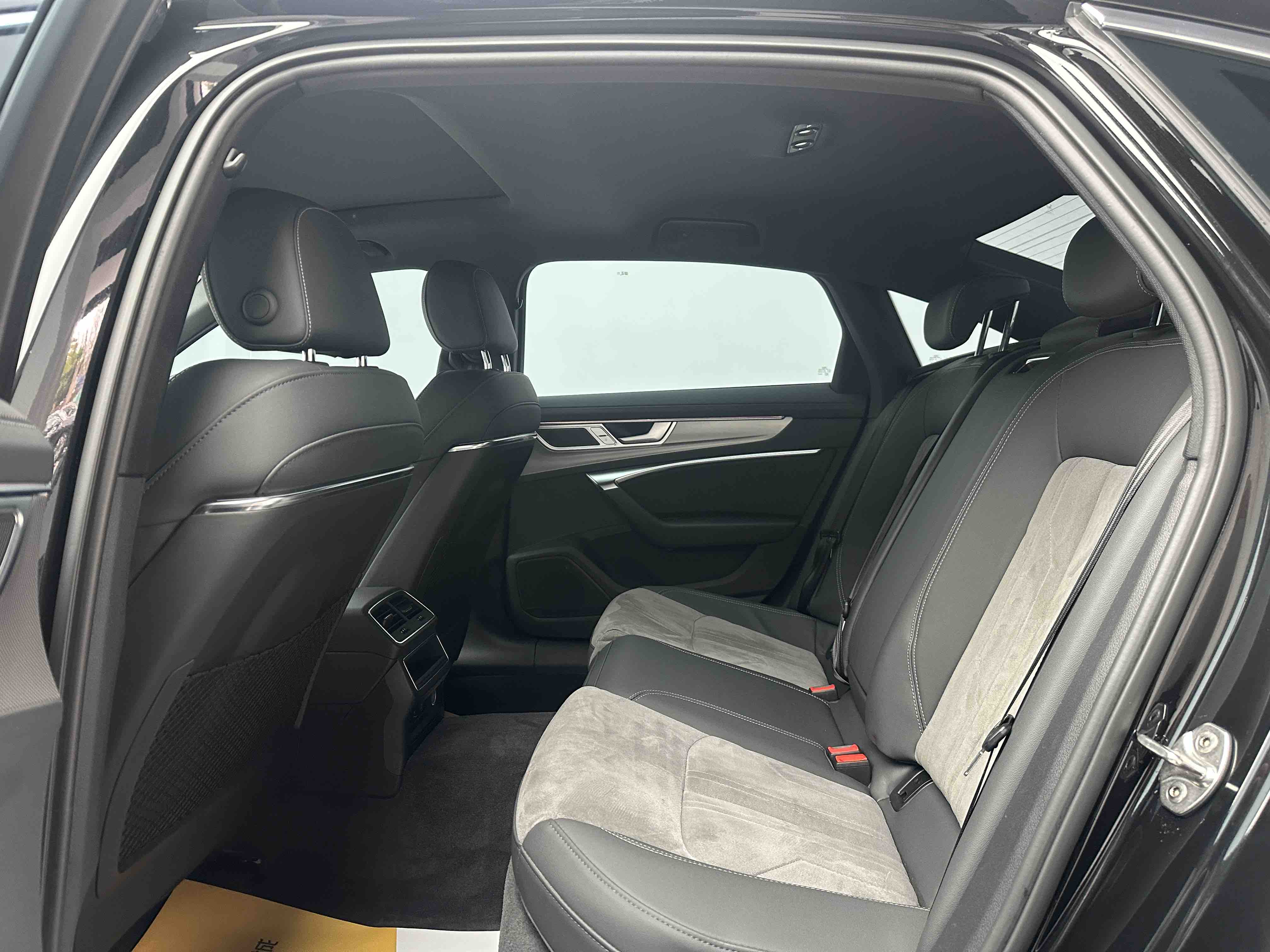 Audi A6L 2023 car image #16