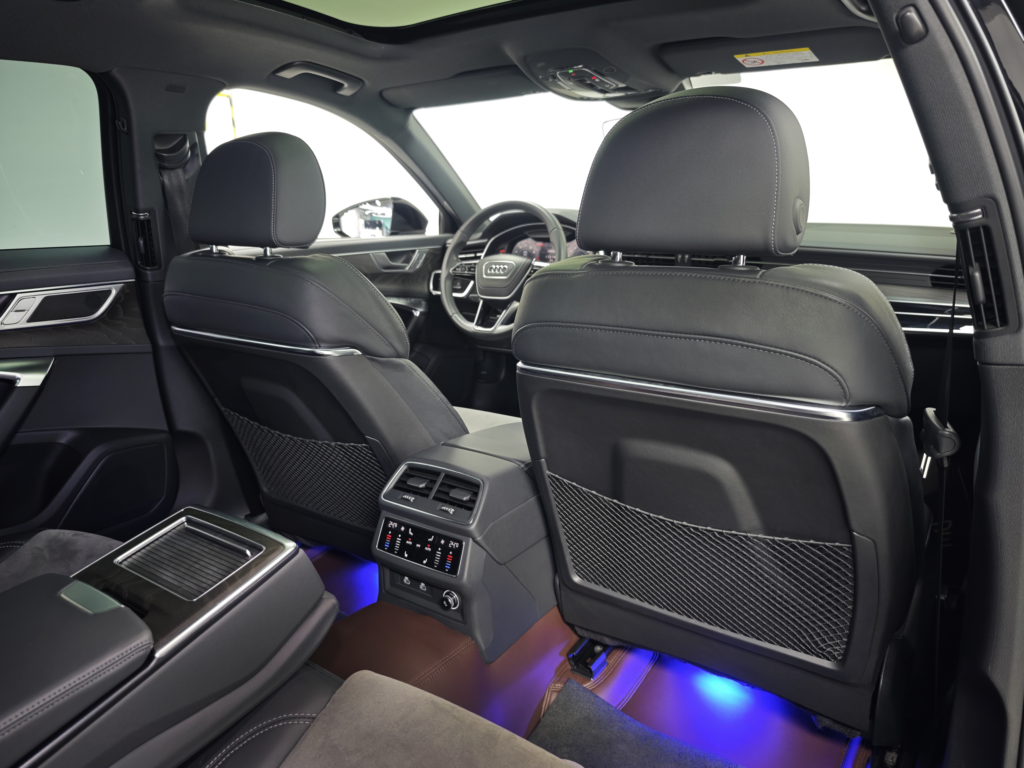 Audi A6L 2023 car image #16