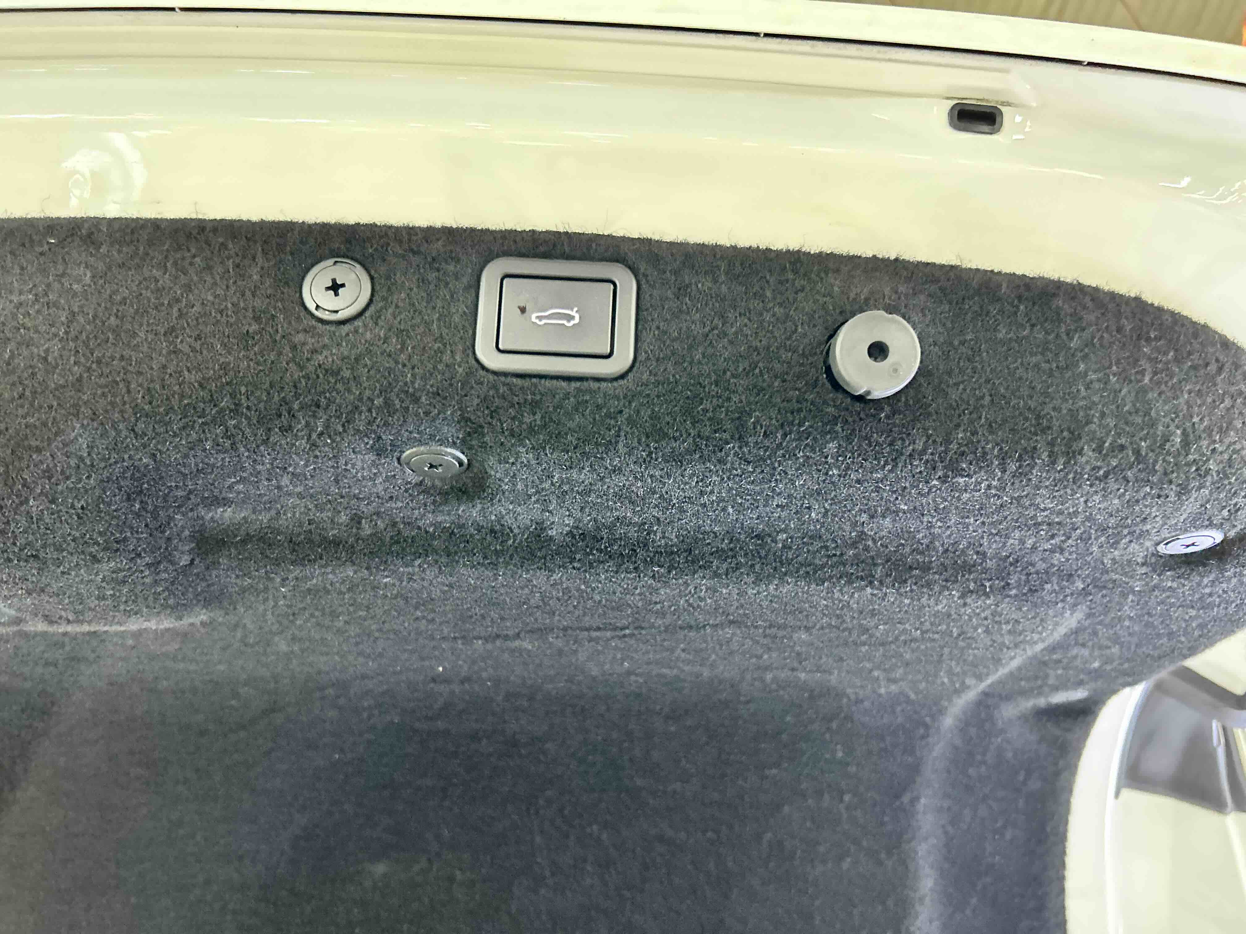 Avatr 11 2023 car image #16