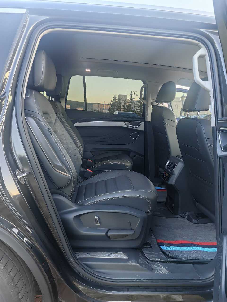 Volkswagen Talagon 2022 car image #16