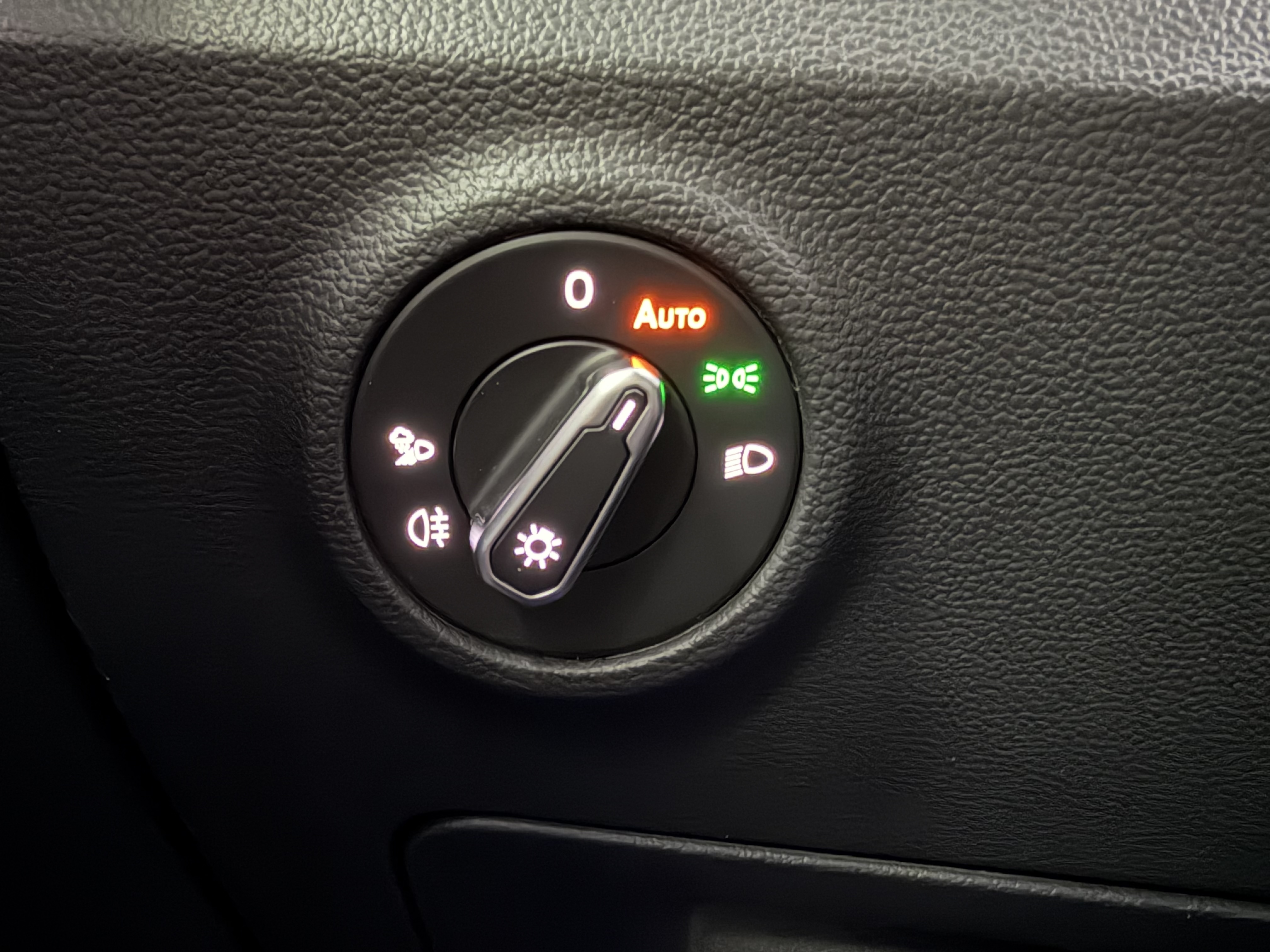 Volkswagen Tayron 2023 immagine di auto #16