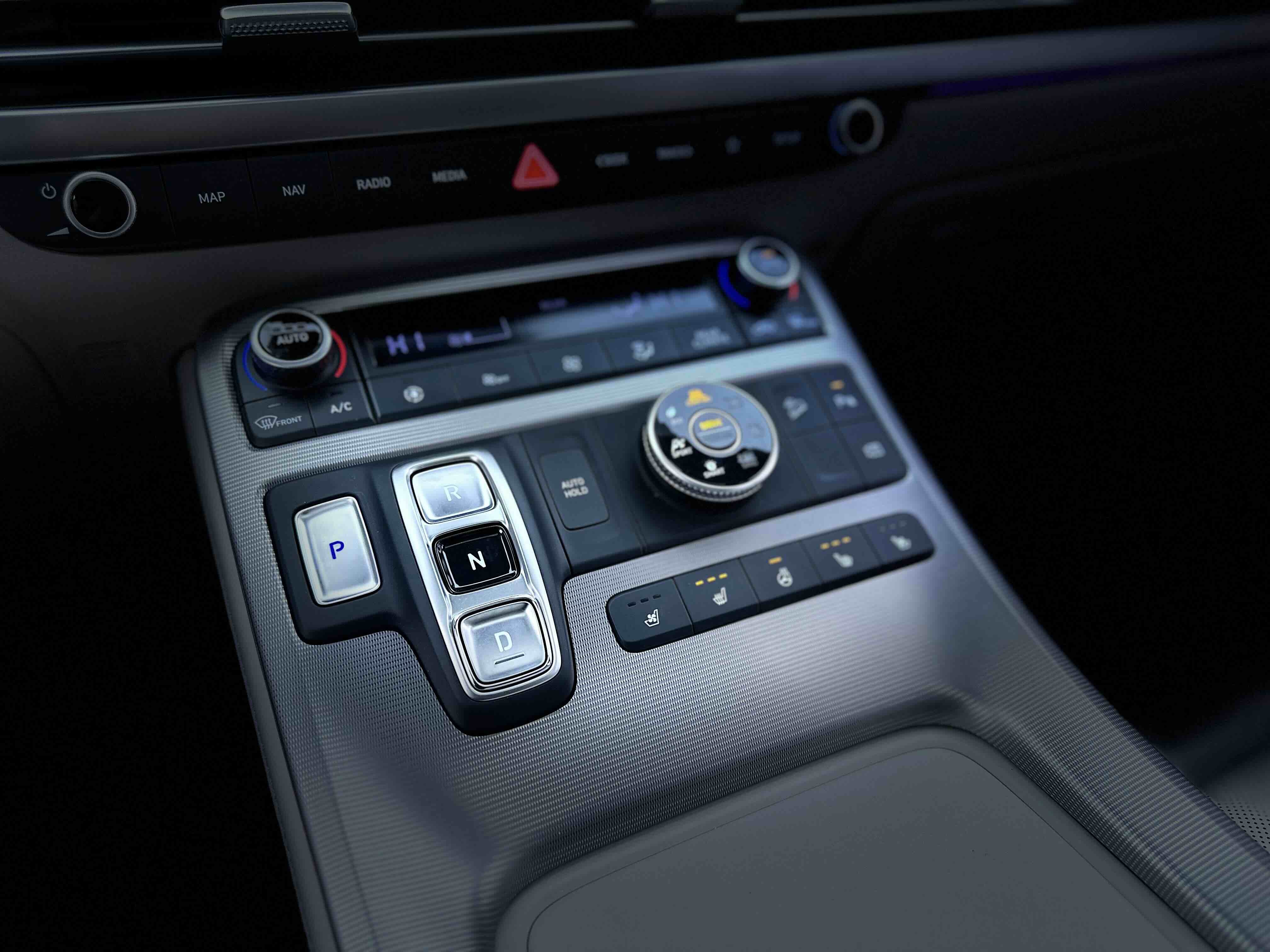 Hyundai Palisade 2024 car image #16