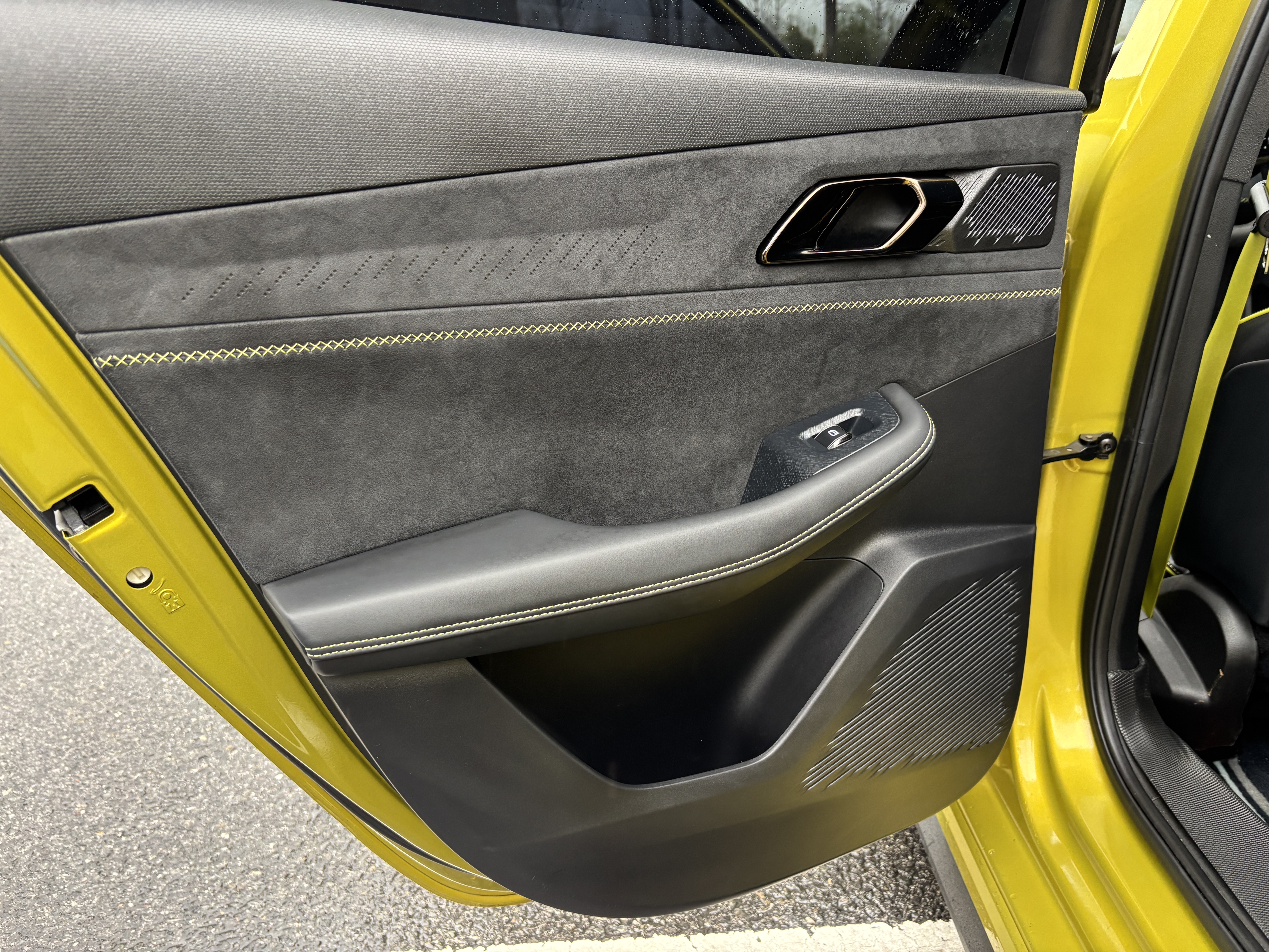 Lynk & Co 03 2023 car image #16