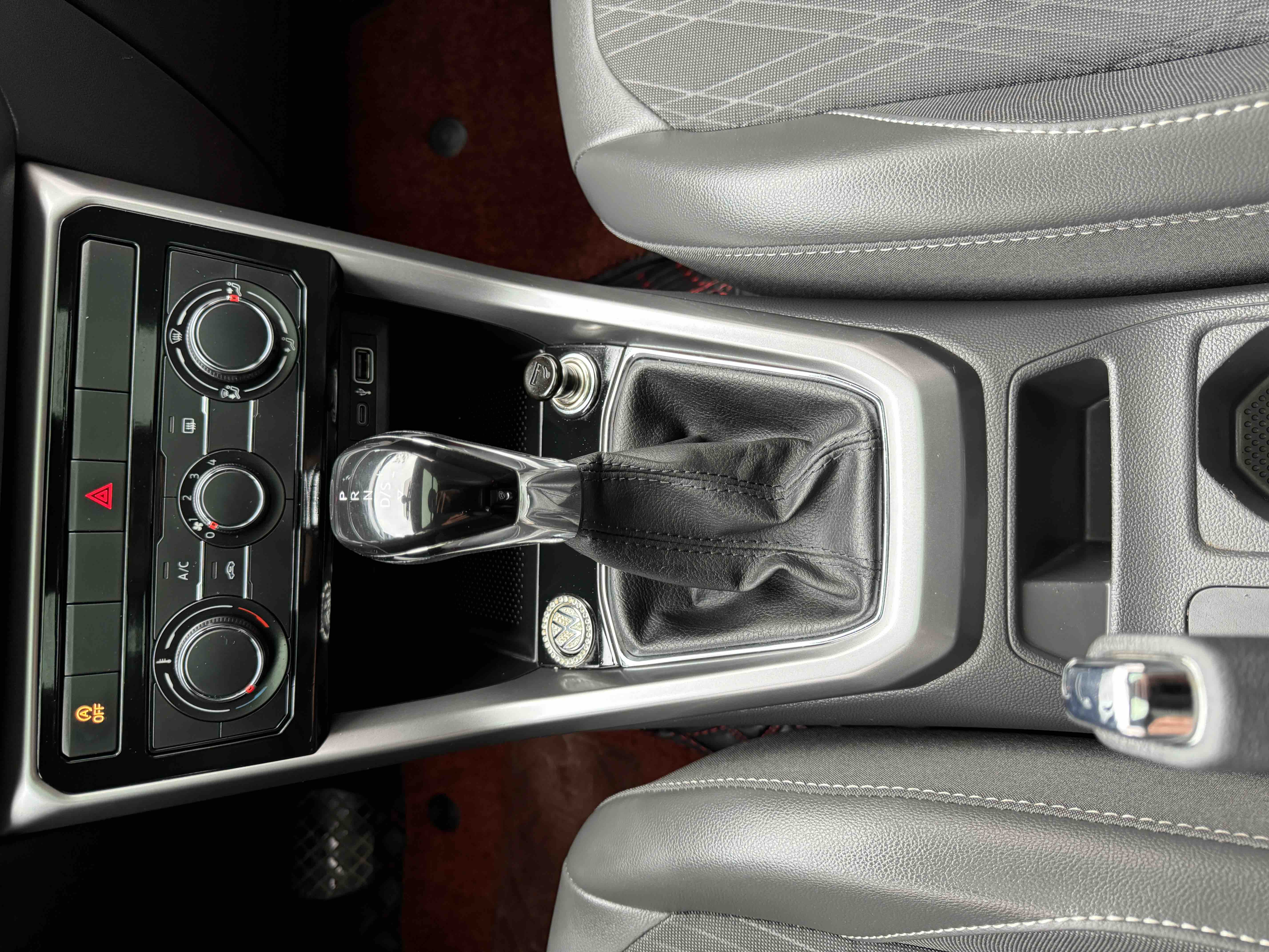 Volkswagen T-Cross 2023 car image #16