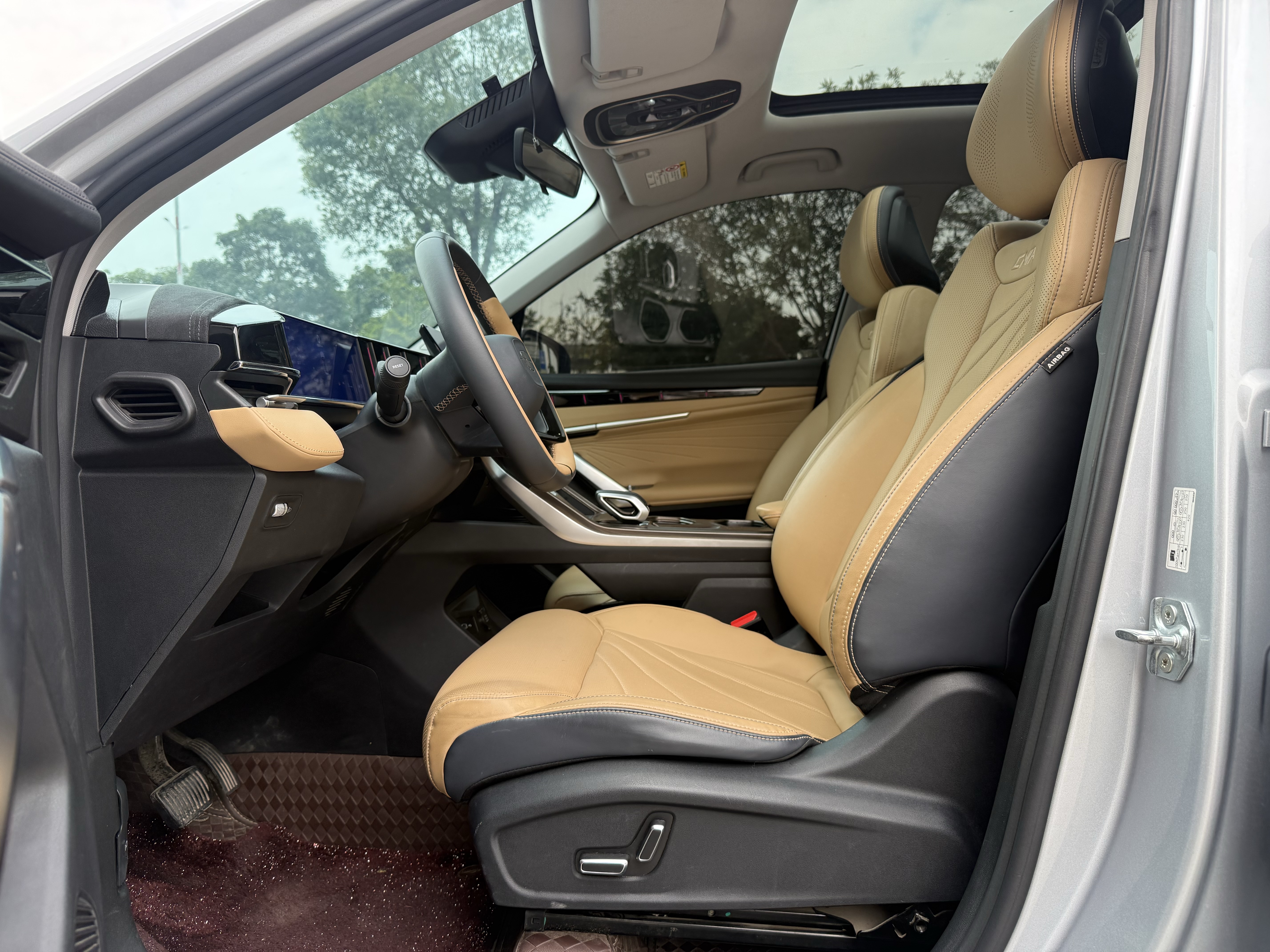 GEELY Boyue L 2023 car image #16