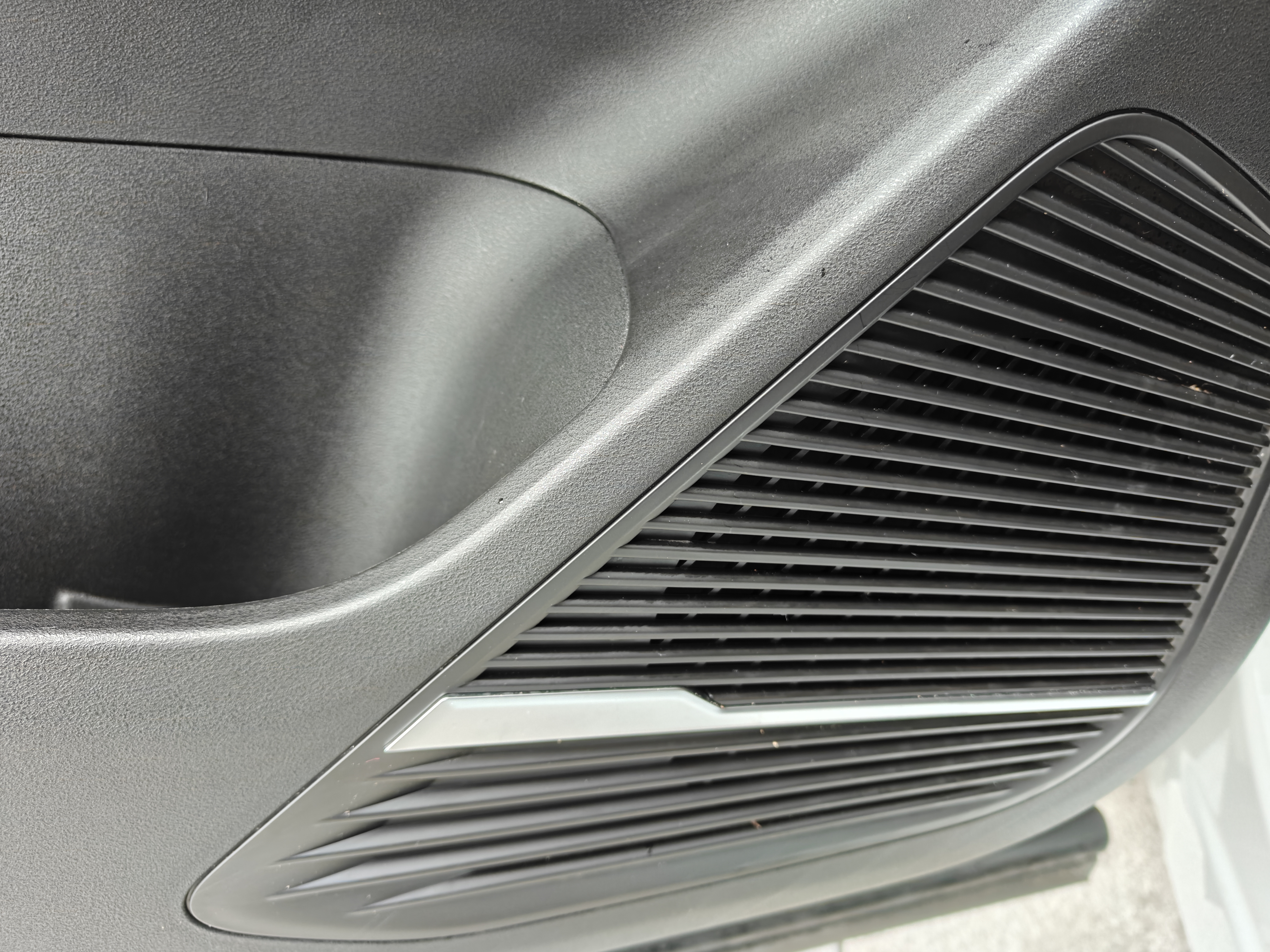GEELY Boyue L 2023 car image #16