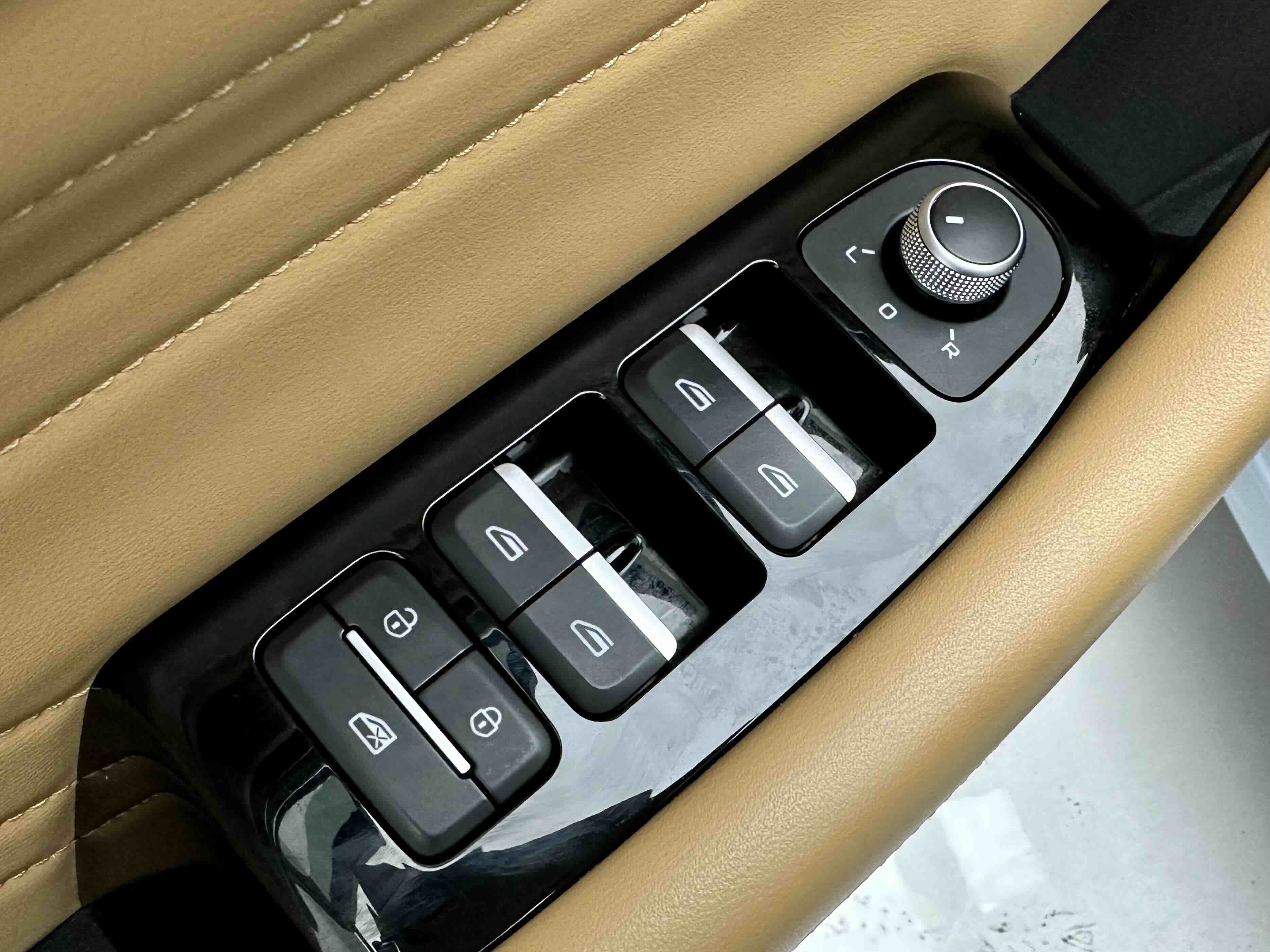 GEELY Monjaro EREV 2023 immagine di auto #16