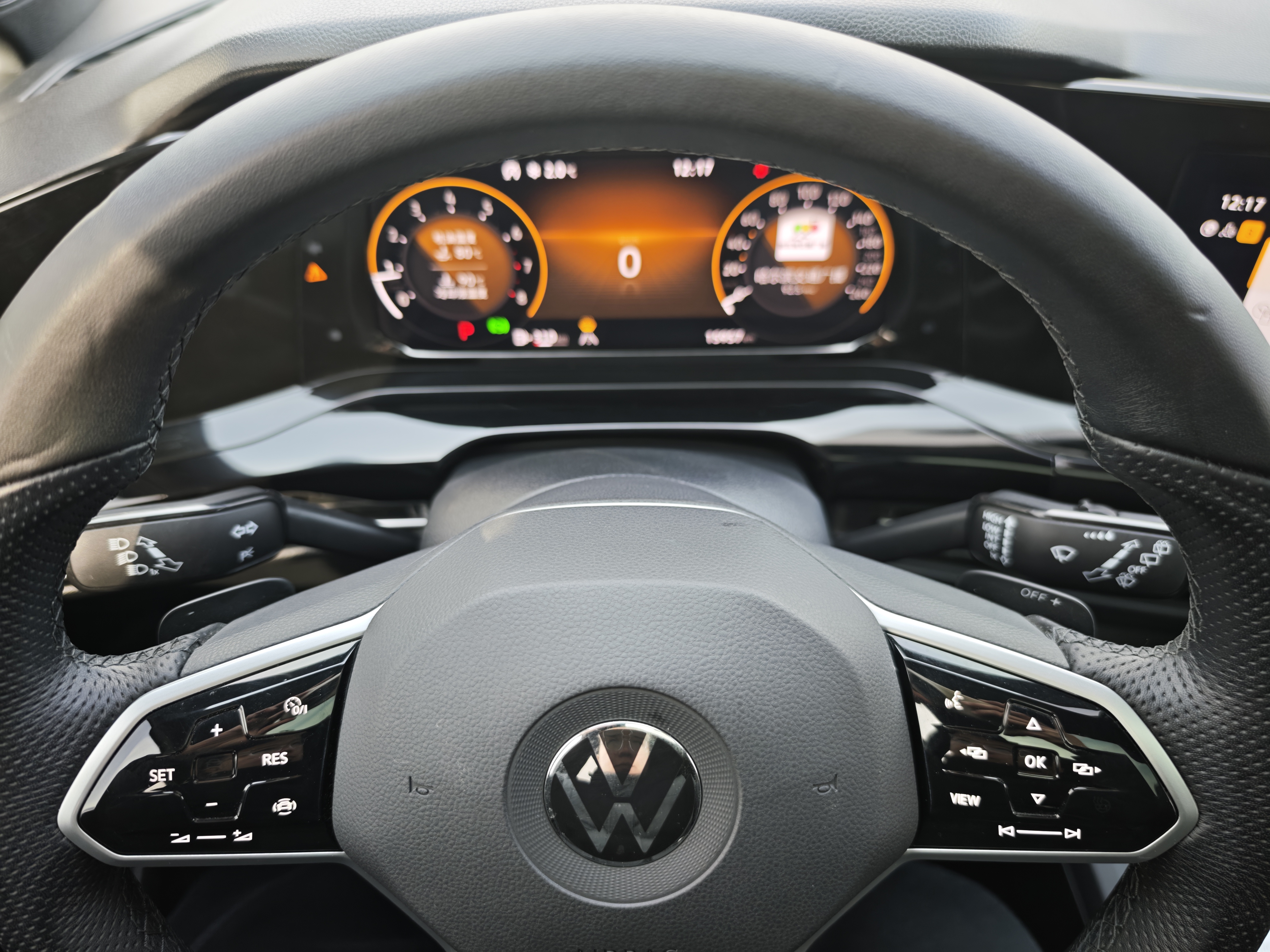 Volkswagen Golf 2023 car image #16