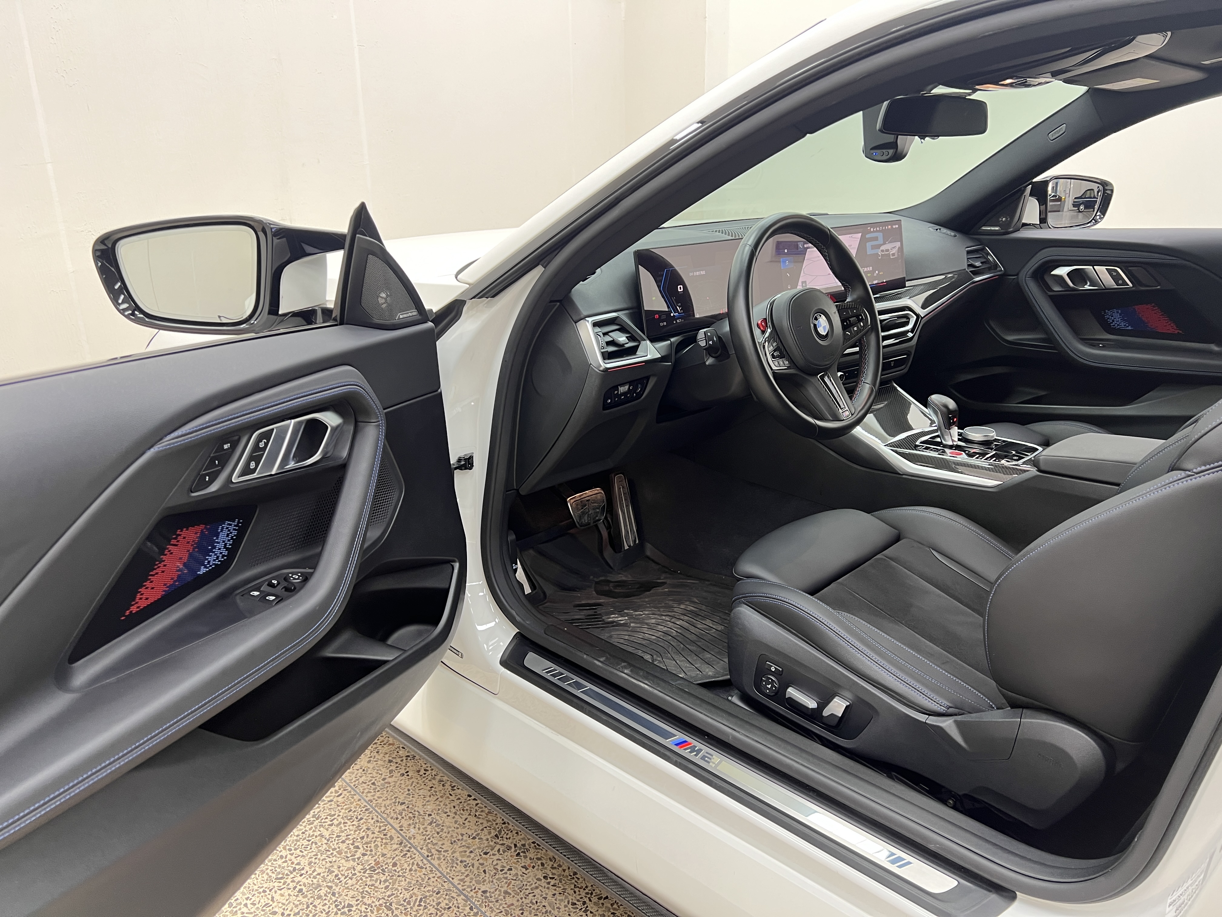 BMW M2 2023 immagine di auto #16