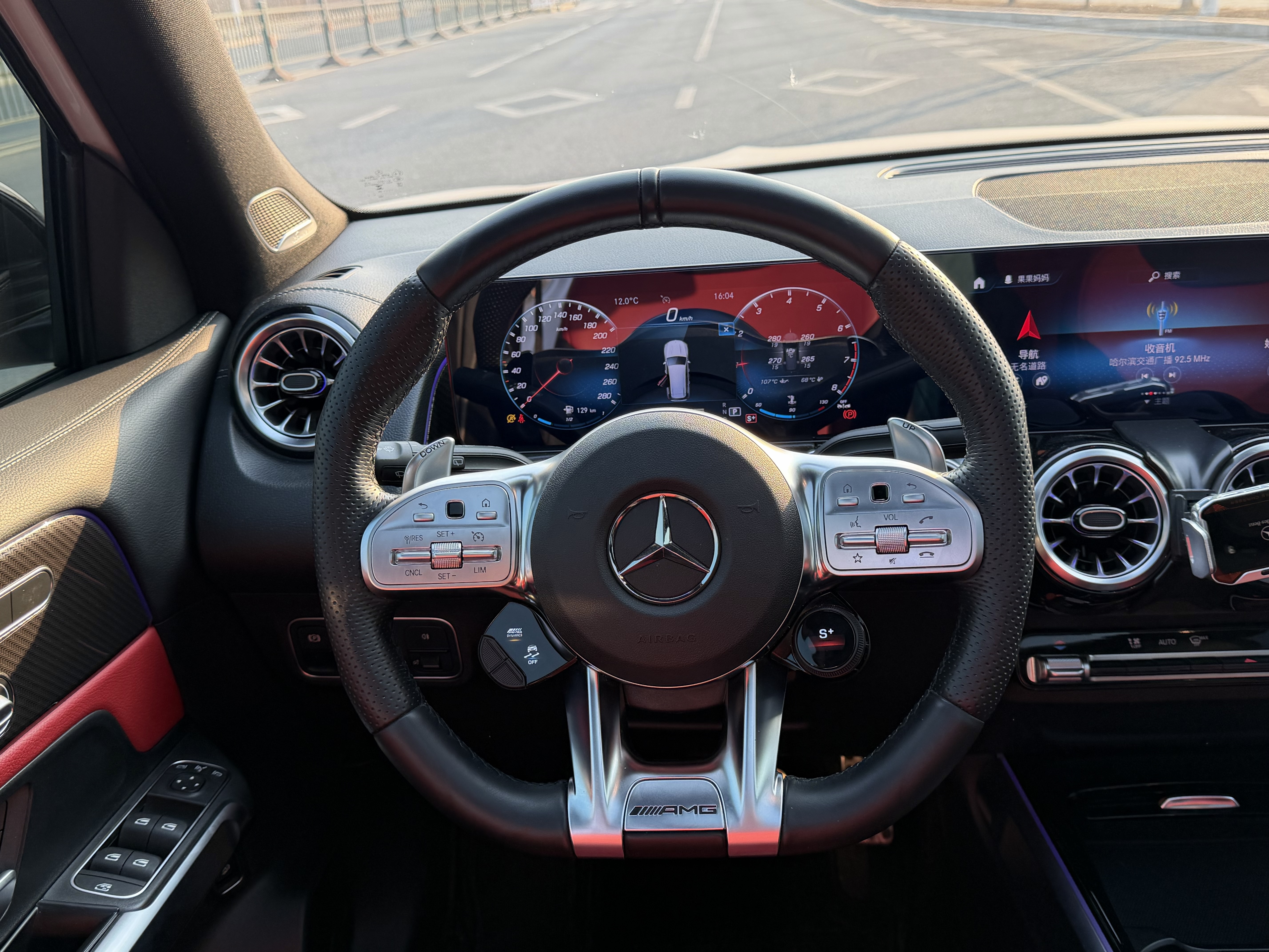 Mercedes-Benz GLB AMG 2023 immagine di auto #16