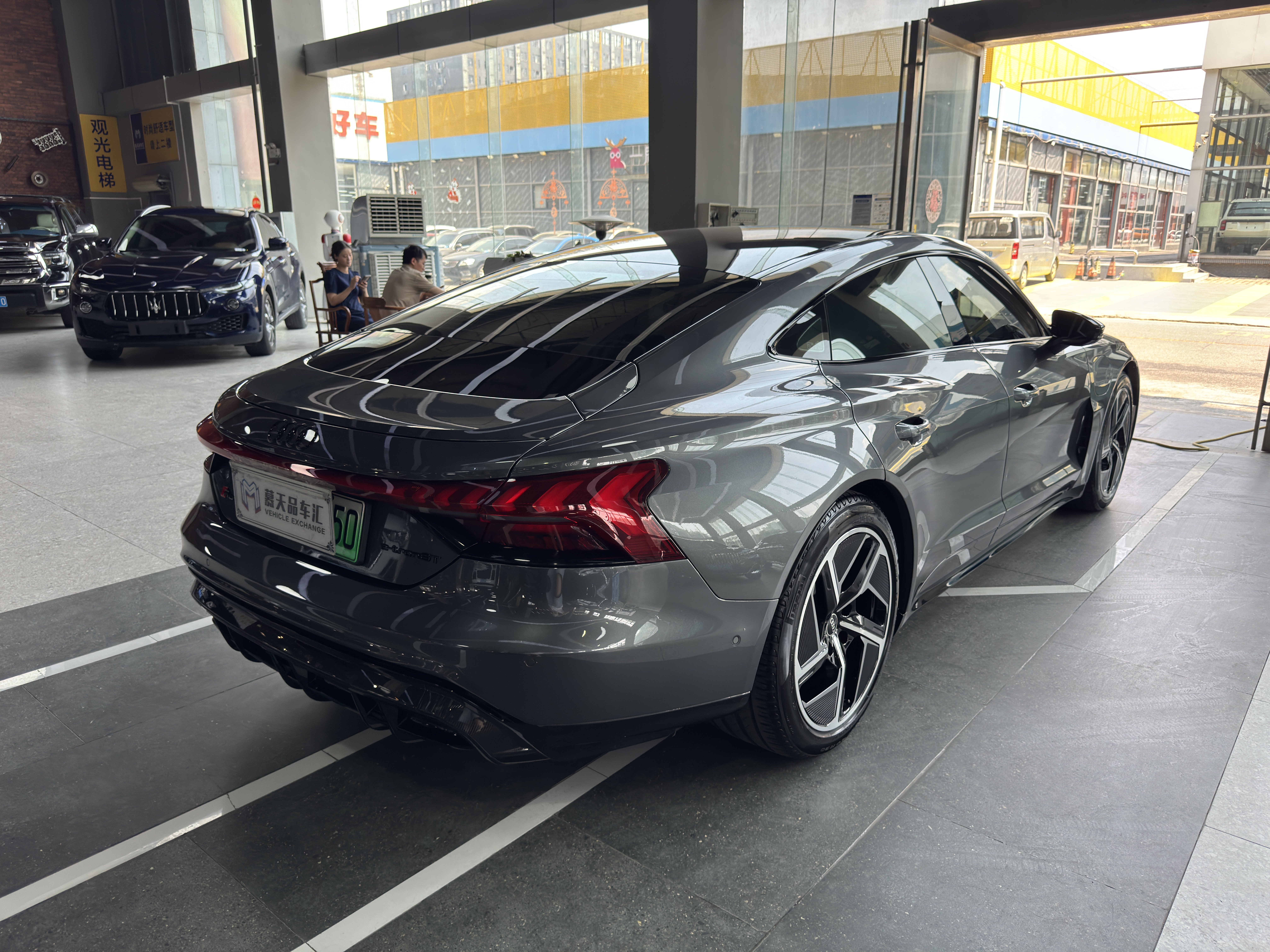 Audi RS e-tron GT 2022 car image #16