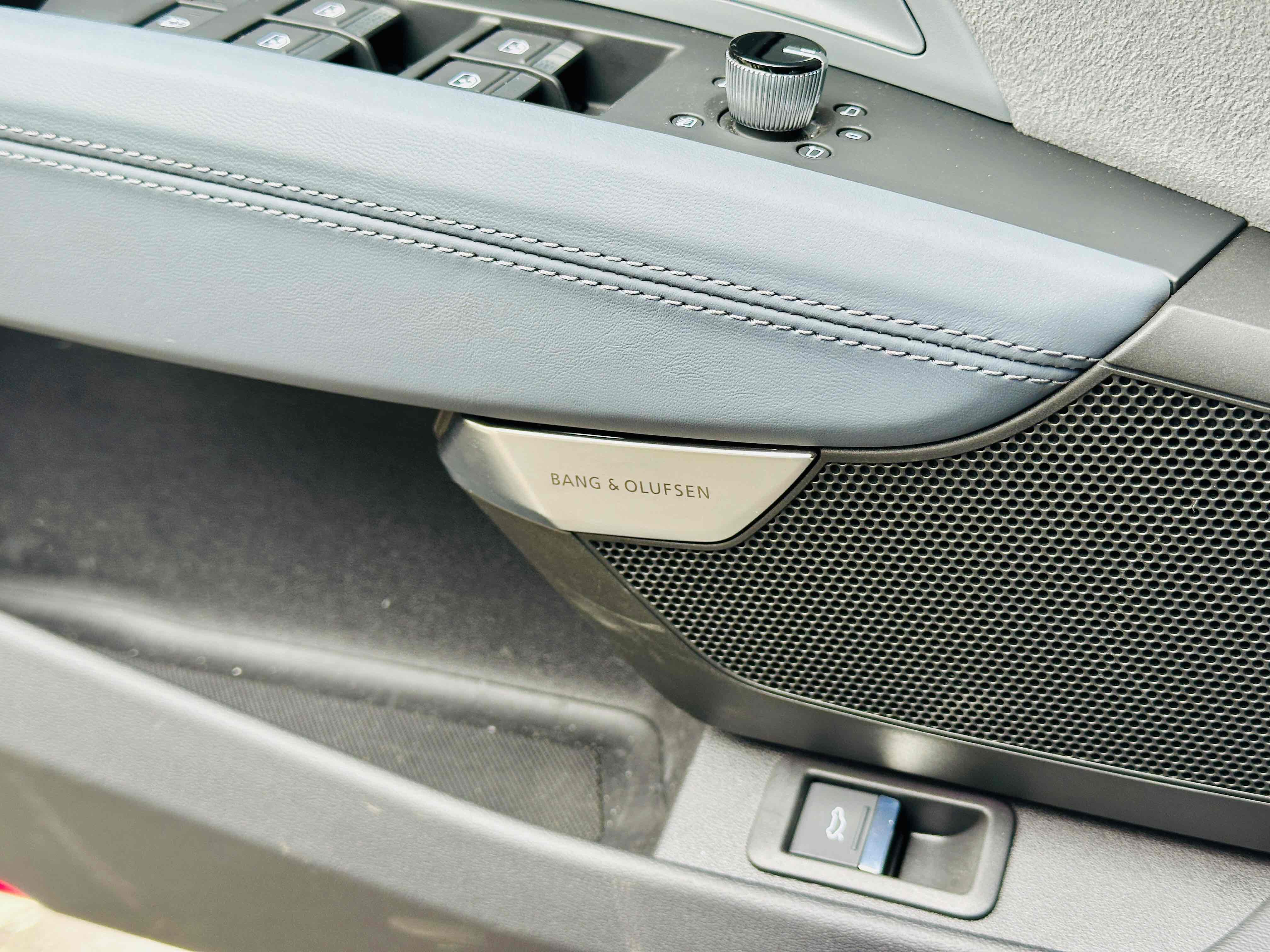 Audi RS e-tron GT 2024 car image #16