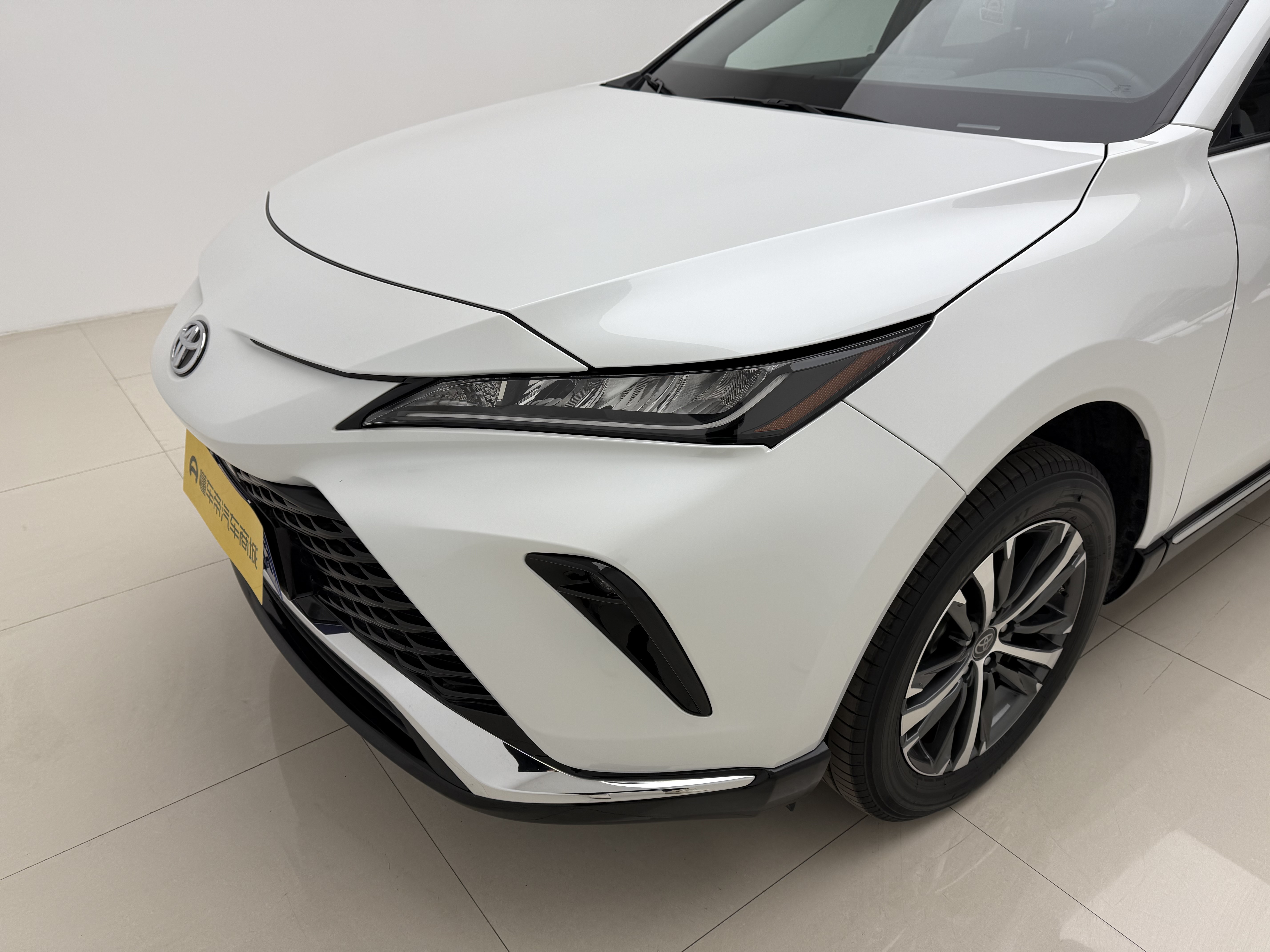 Toyota Venza 2024 صورة سيارة #16