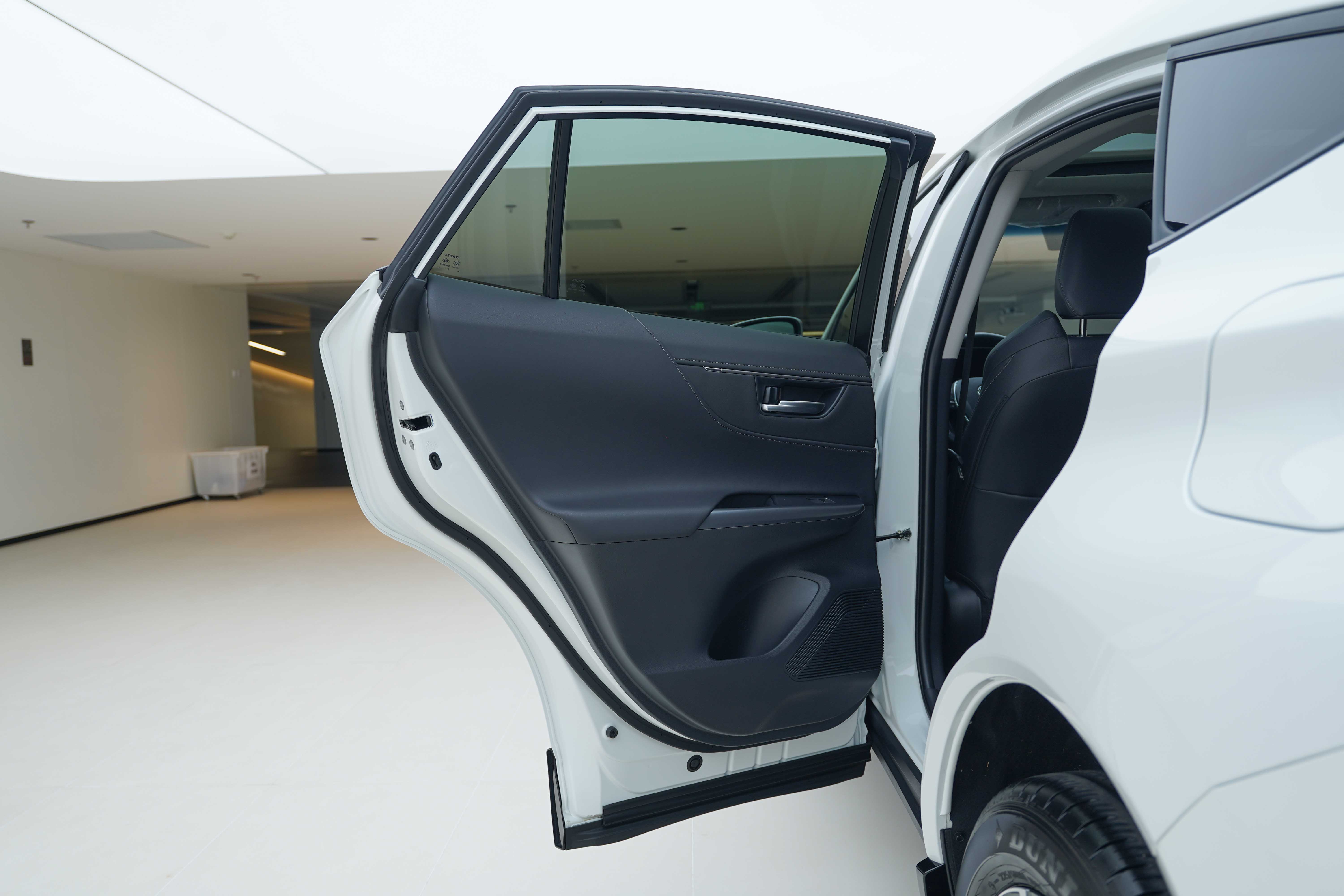 Toyota Venza 2024 صورة سيارة #16