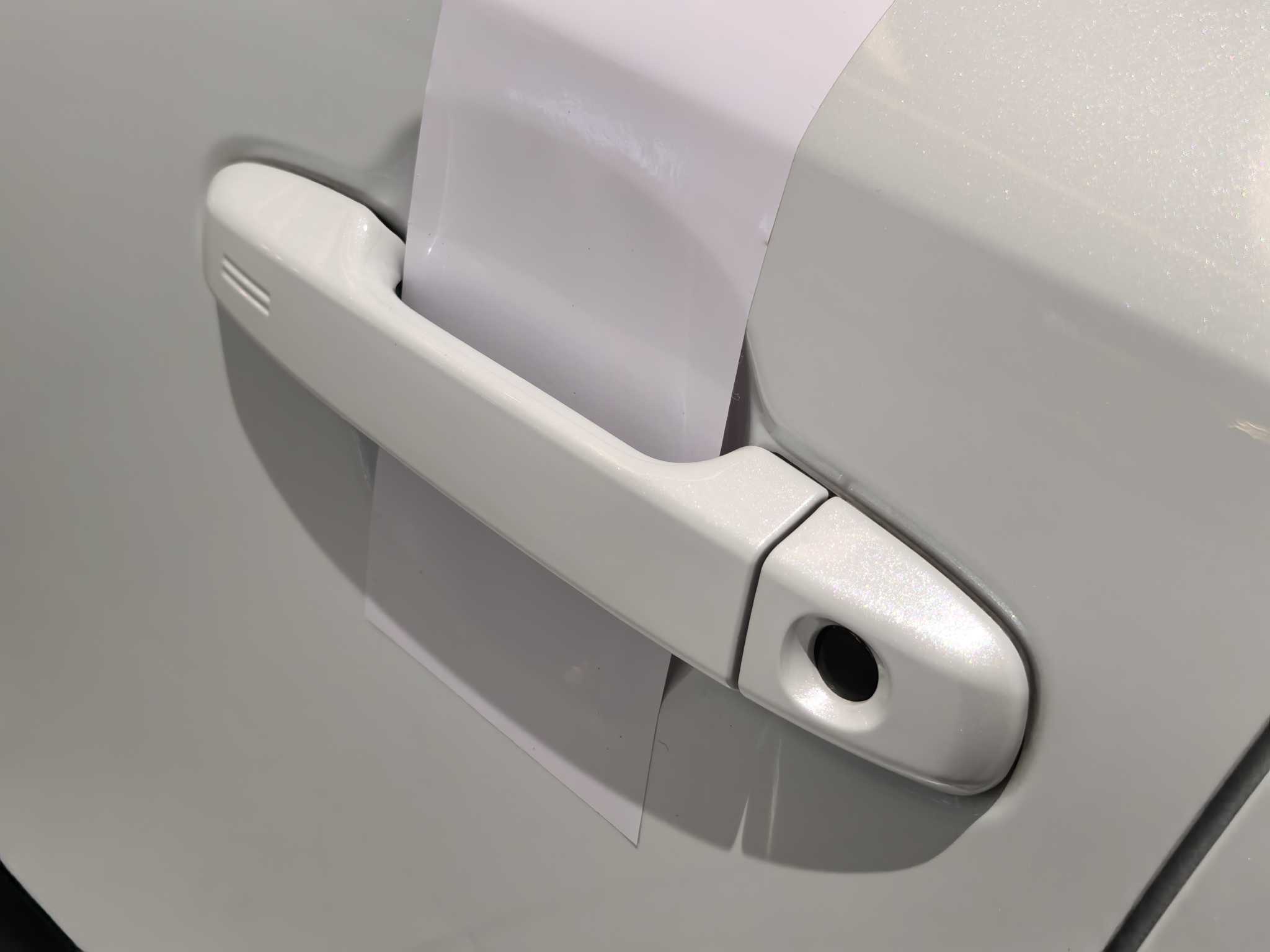 Toyota C-HR 2023 car image #16