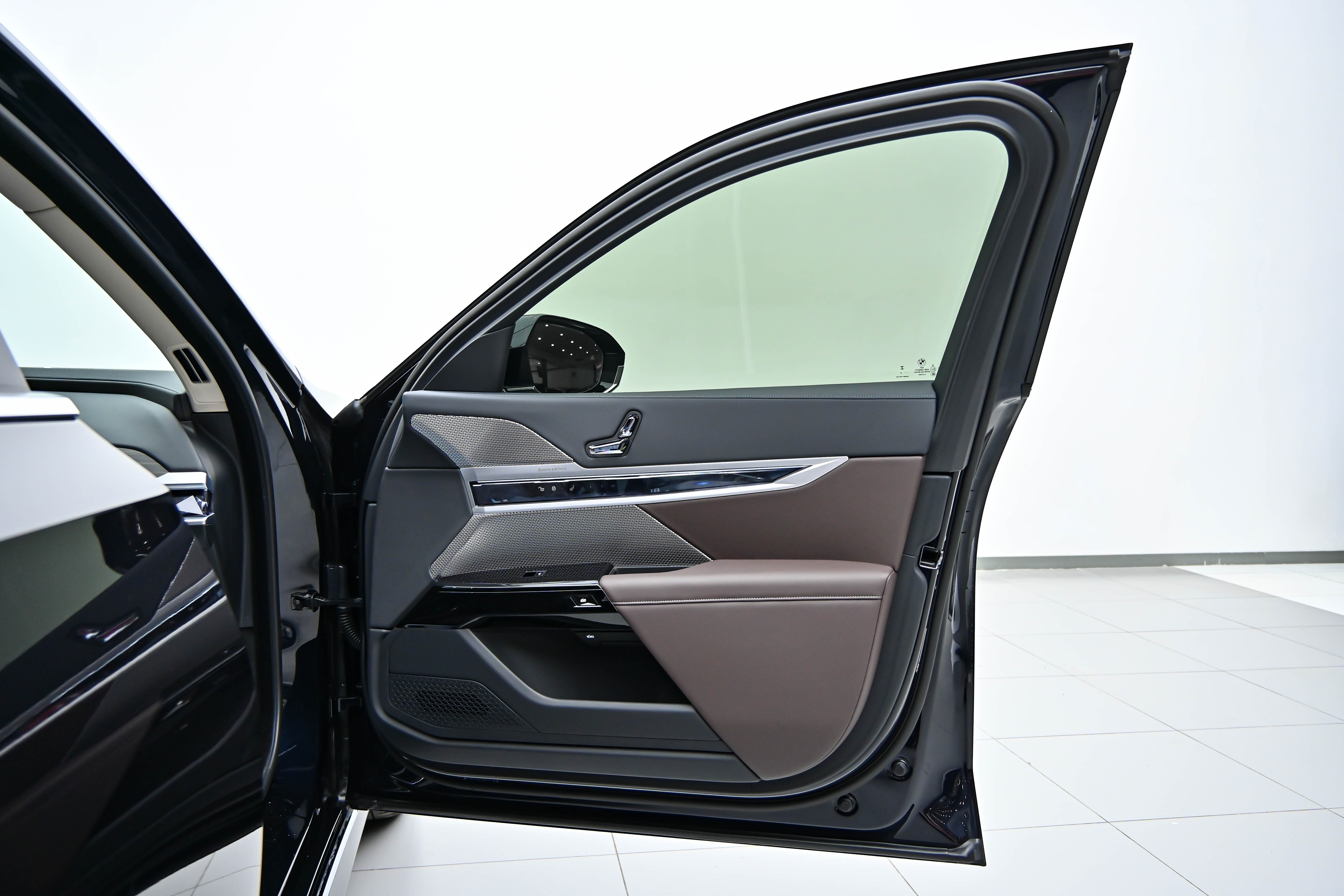 BMW i7 2024 #16 BMW i7 2024 car image #16