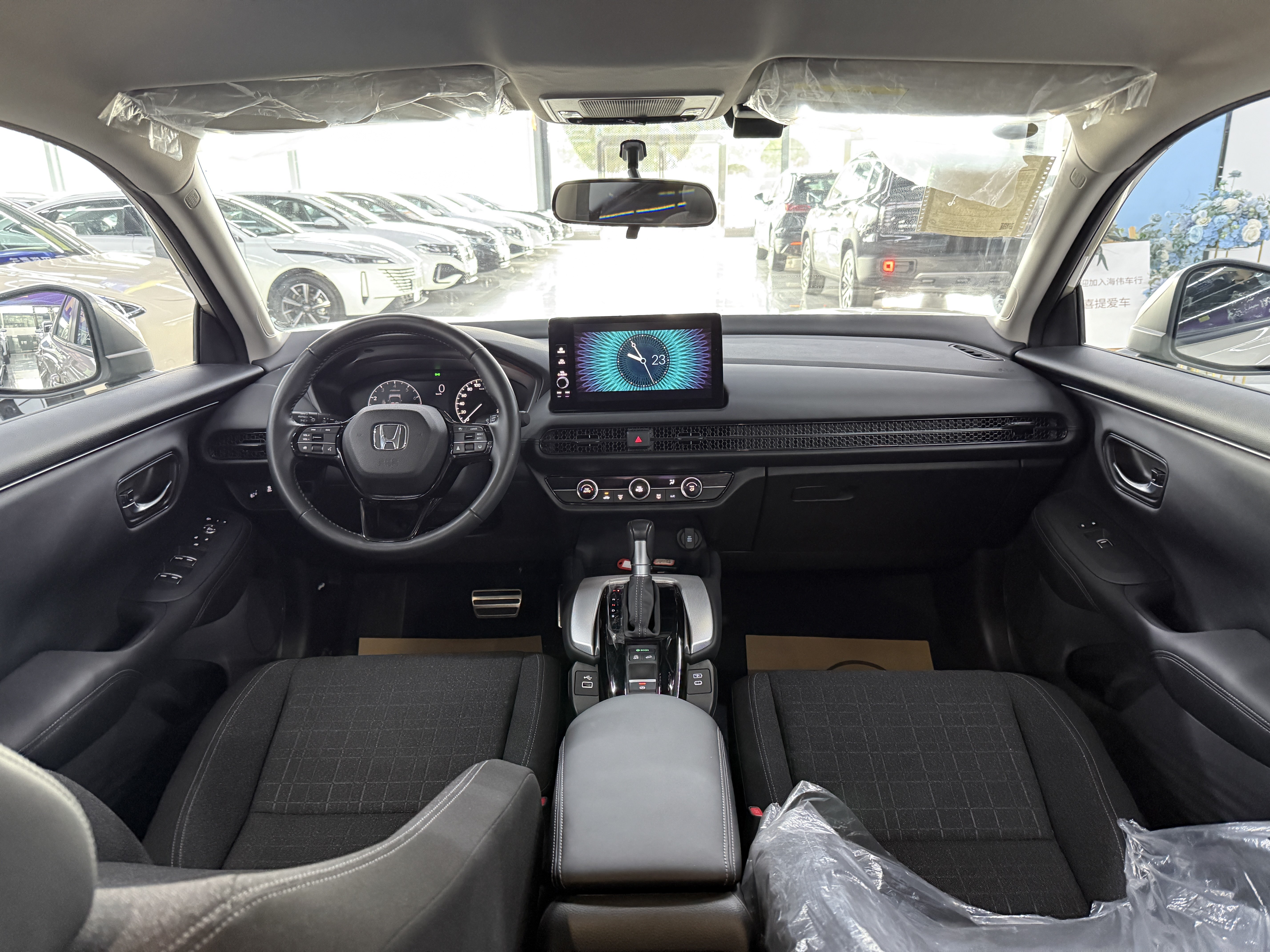 Honda HR-V 2025 car image #16