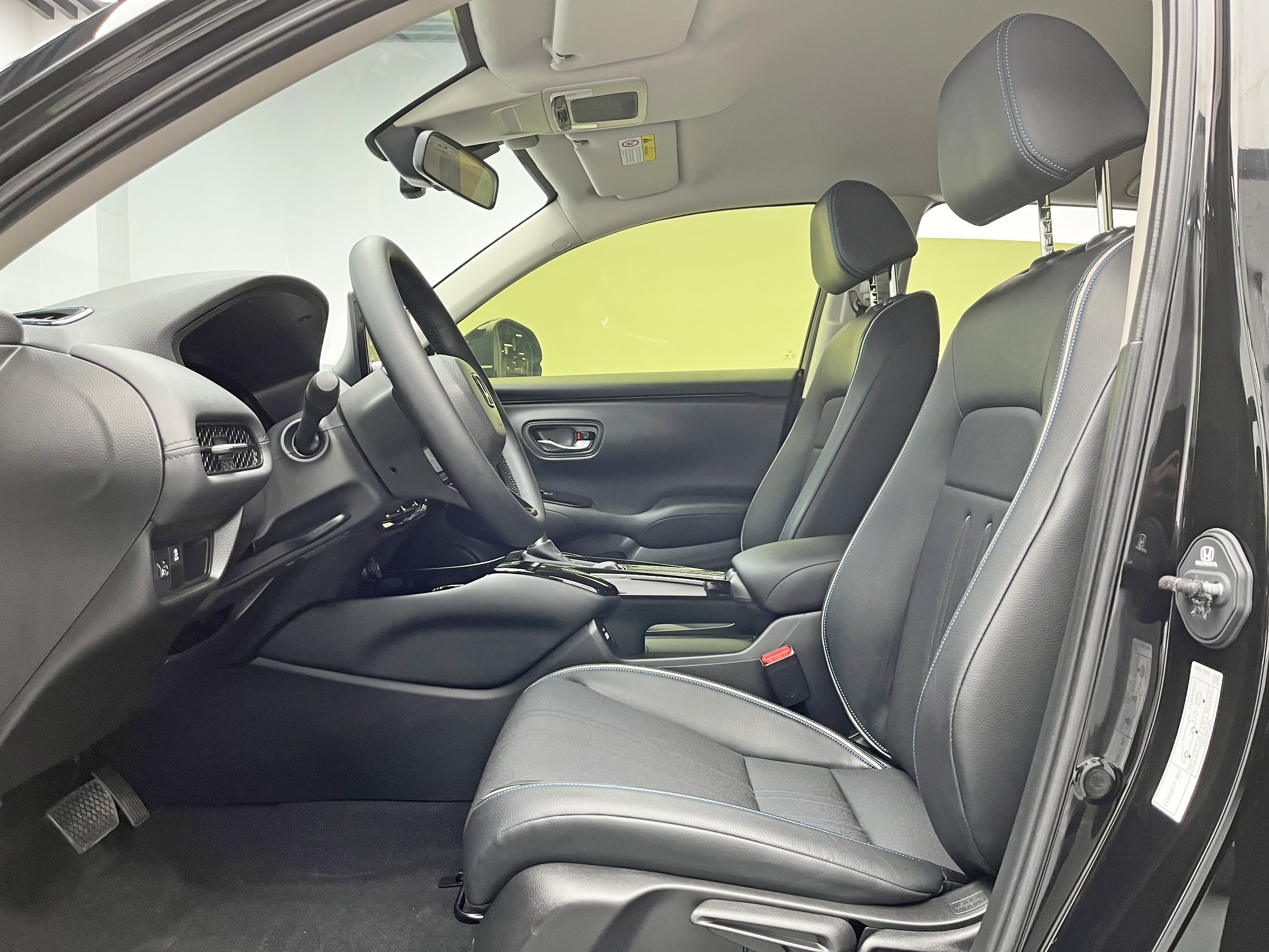 Honda HR-V 2023 car image #16