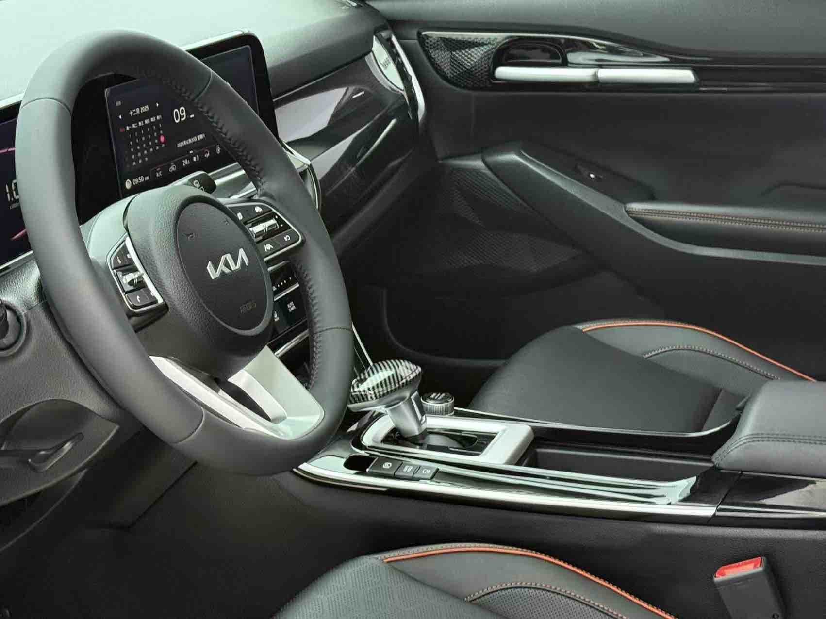 Kia Seltos 2023 imagen de coche #16